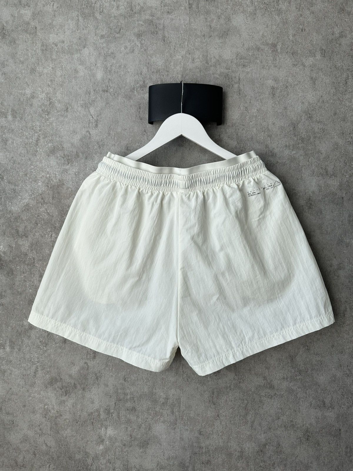 Adidas Adidas city escape woven Shorts Size US 32 / EU 48 - 8 Thumbnail