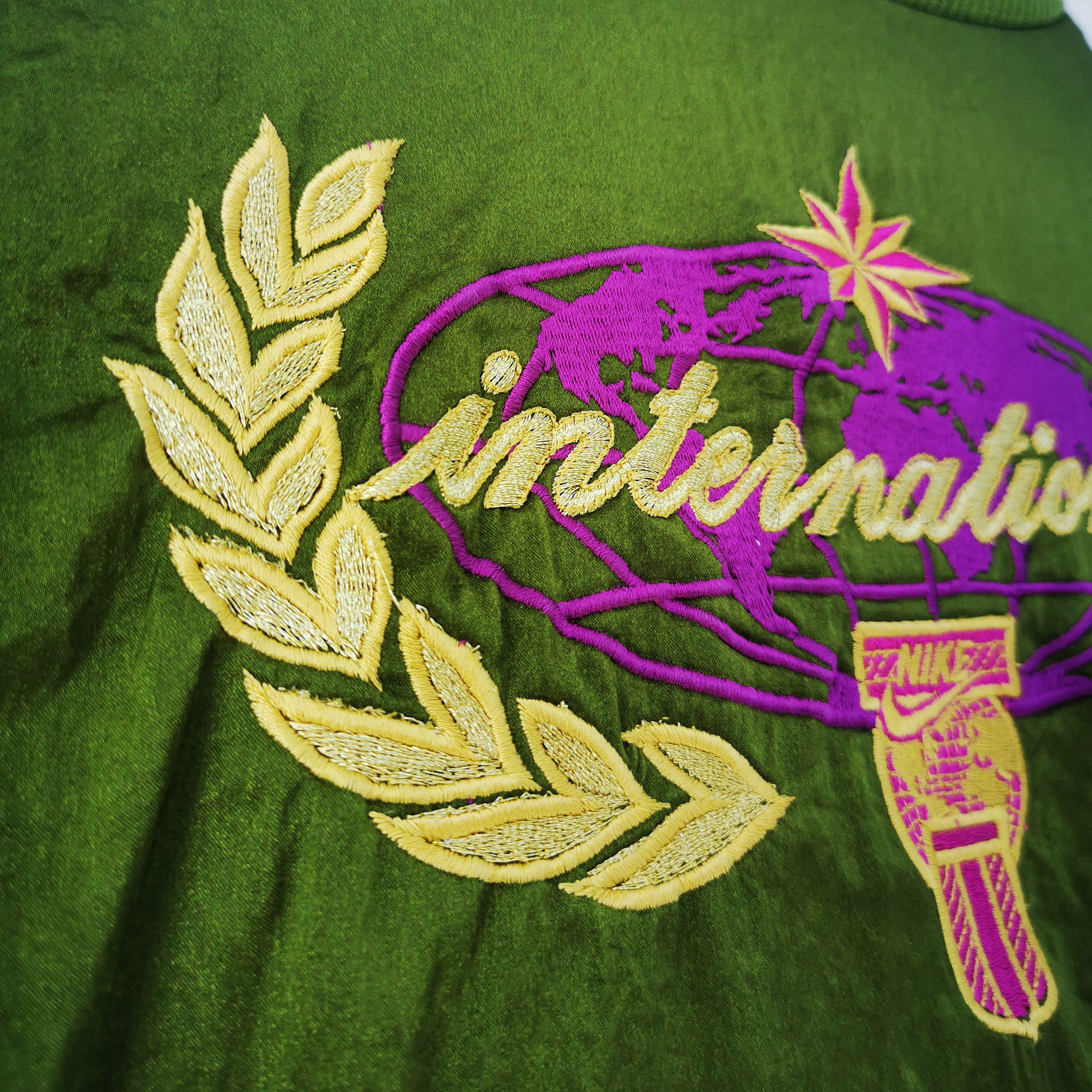 Nike Vintage 90s NIKE INTERNATIONAL bomber jacket satin OG rare M Size US M / EU 48-50 / 2 - 3 Thumbnail