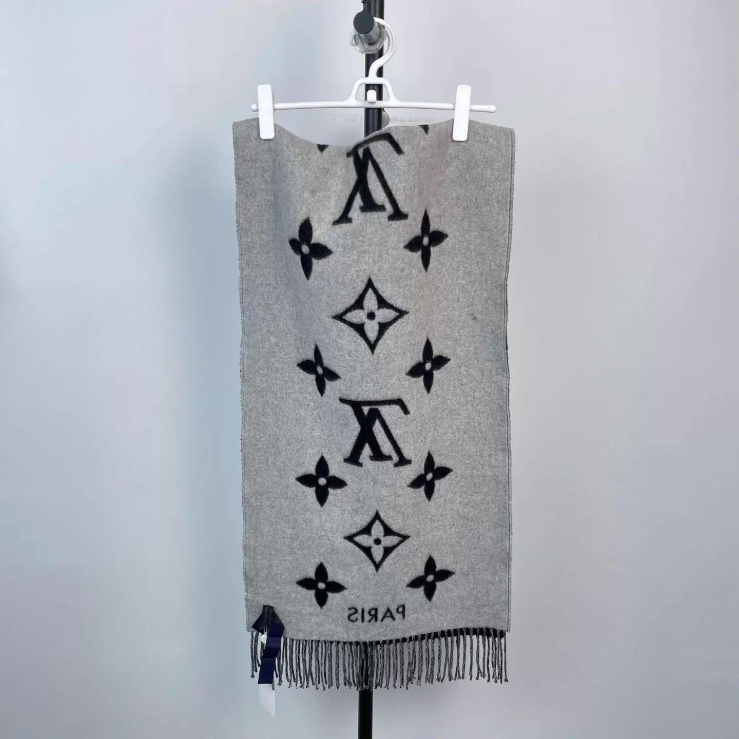 Louis Vuitton Louis Vuitton double-sided tassel scarf Size ONE SIZE - 4 Thumbnail