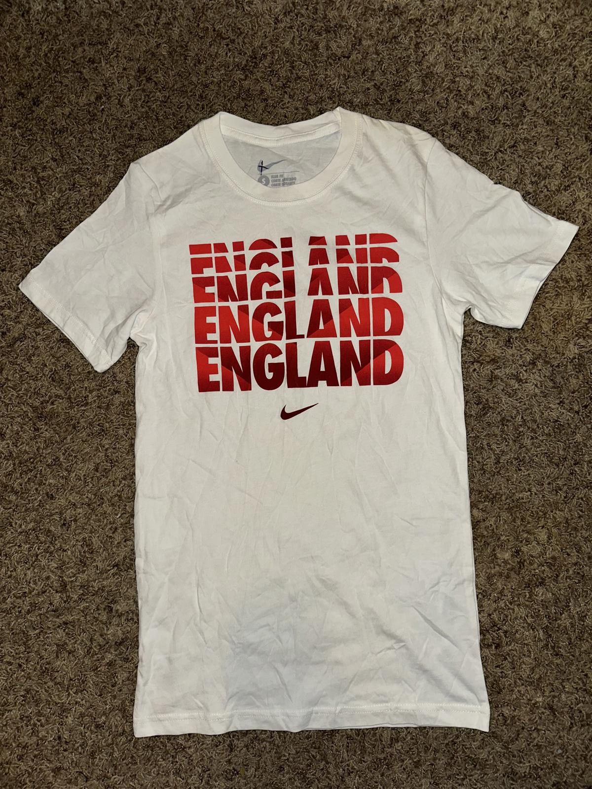 Nike Nike Men’s Core Type England National White Spellout Graphic Football/soccer Tee Size US S / EU 44-46 / 1 - 1 Thumbnail