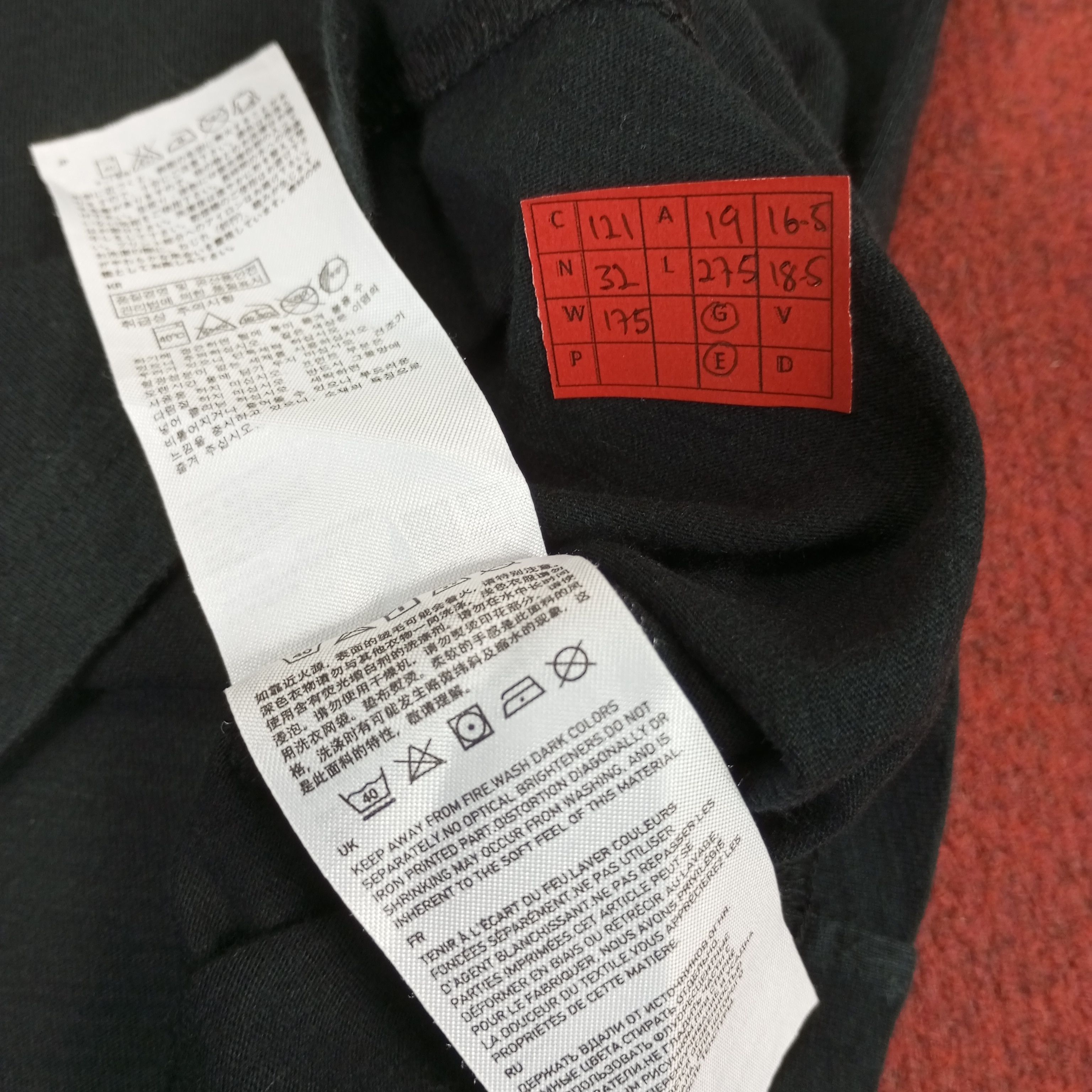 Japanese Brand Uniqlo Undercover Japanese Brand Streetwear Style Tshirt Size M / US 6-8 / IT 42-44 - 9 Thumbnail