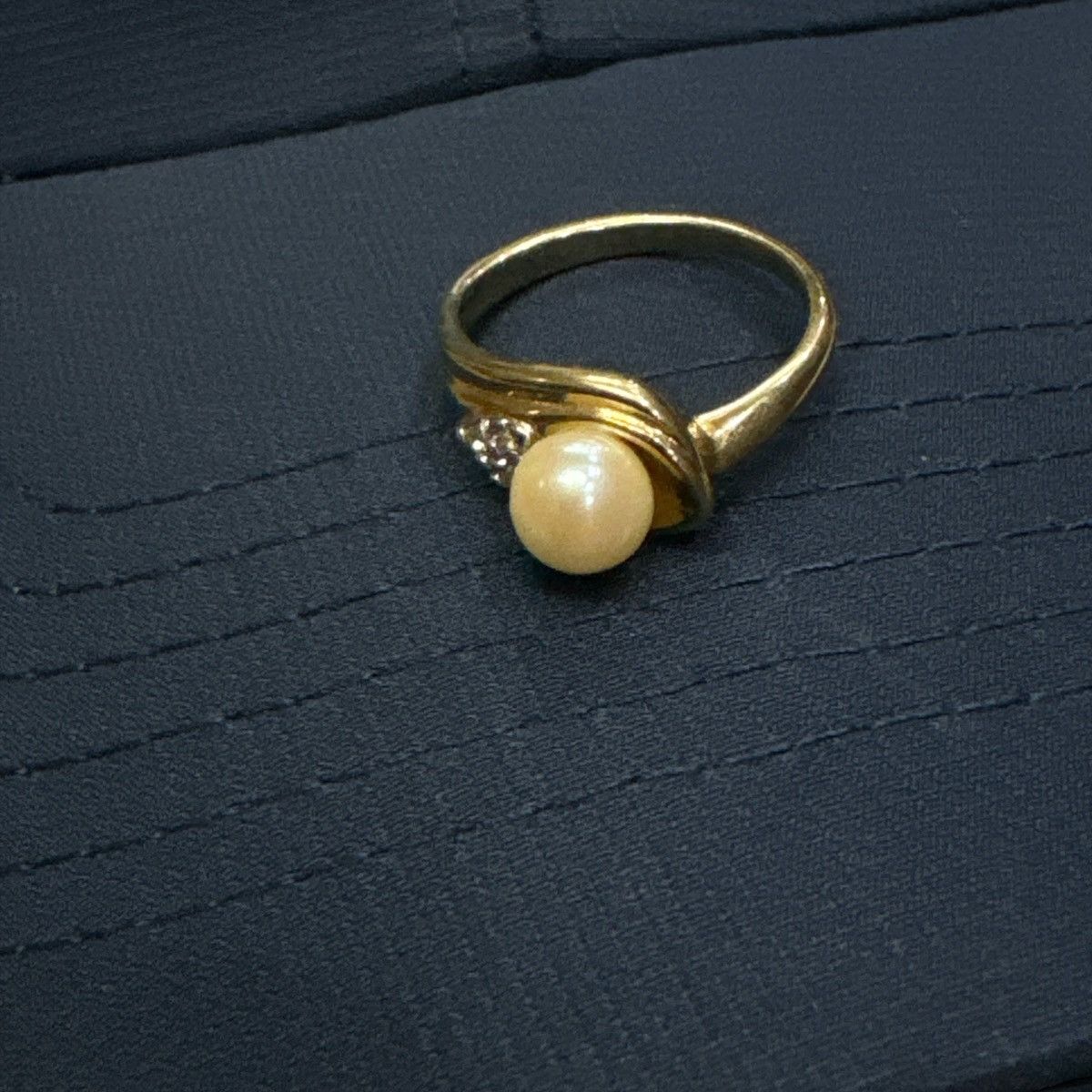 NATURAL PEARL ARTISTIC GOLD PLATED 18KG.E RING