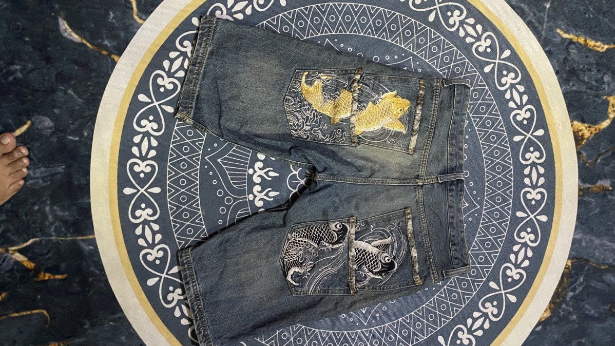 If Six Was Nine Memory Special Japanese Koi Fish Embroidery Short Jeans Size US 35 - 1 Thumbnail