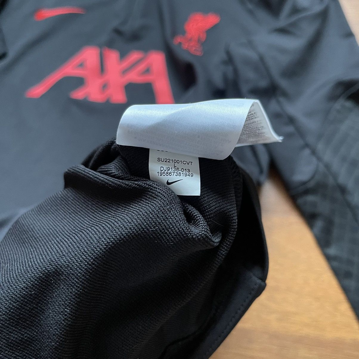Nike LIVERPOOL NIKE 2022/2023 FOOTBALL SOCCER TRAINING TRACK TOP Size US L / EU 52-54 / 3 - 11 Thumbnail