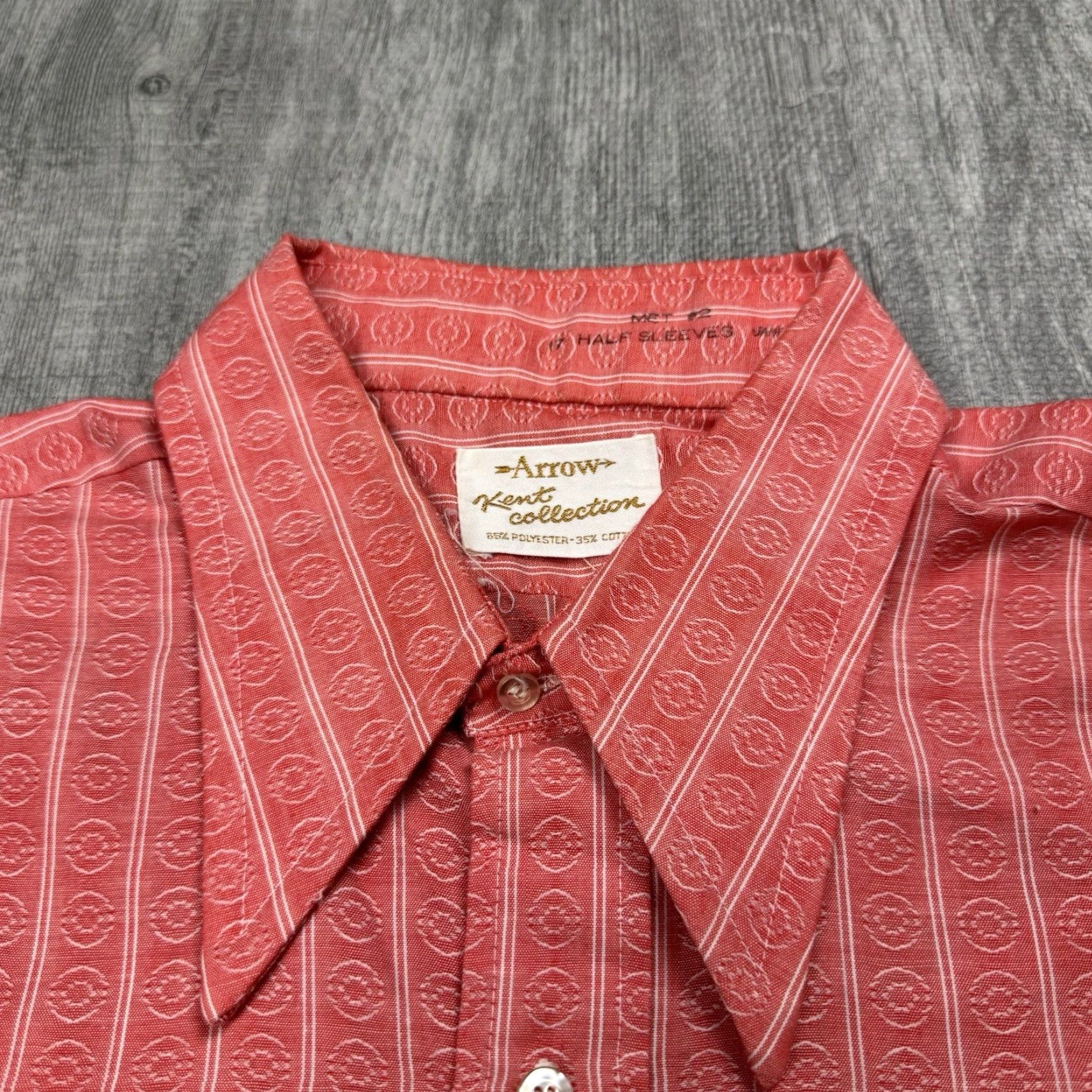 Vintage VTG 70S ARRROW KENT COLLECTION ABSTRACT DISCO MOD SHIRT DAGGER COLLAR SZ 17 MENS Size US L / EU 52-54 / 3 - 4 Thumbnail