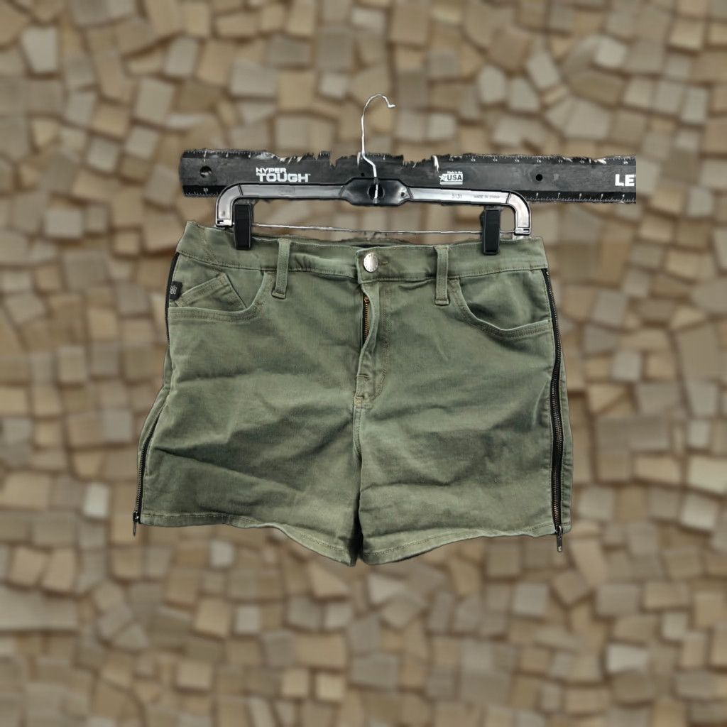 Vintage Rock & Republic Boyfriend Shorts Womens Size 14 Mid Rise Green Side Zip Rock & Republic Collection Contrast Logo 5-Pocket Casual Shorts Womens Size 36" / US 14 / IT 50 - 1 Thumbnail