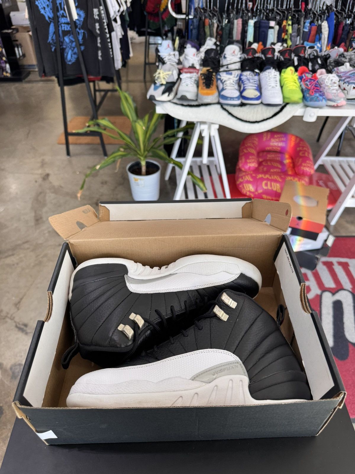 Jordan Brand Air Jordan 12 Playoffs Size 7Y (2022) Size US 7 / EU 40 - 10 Thumbnail