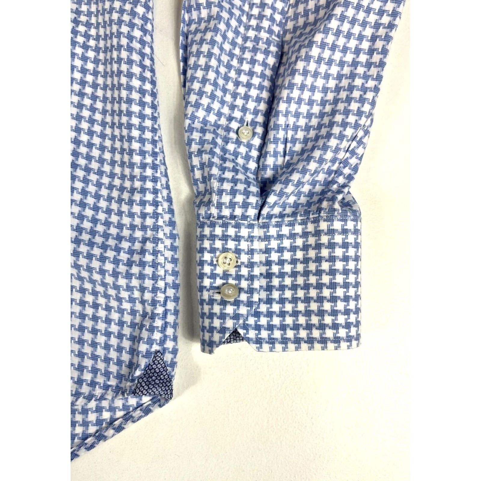 Robert Graham Robert Graham Men’s Button-Up Houndstooth Shirt L/XL White and Blue 100% Cotton Vintage Style Mens Size US L / EU 52-54 / 3 - 4 Thumbnail
