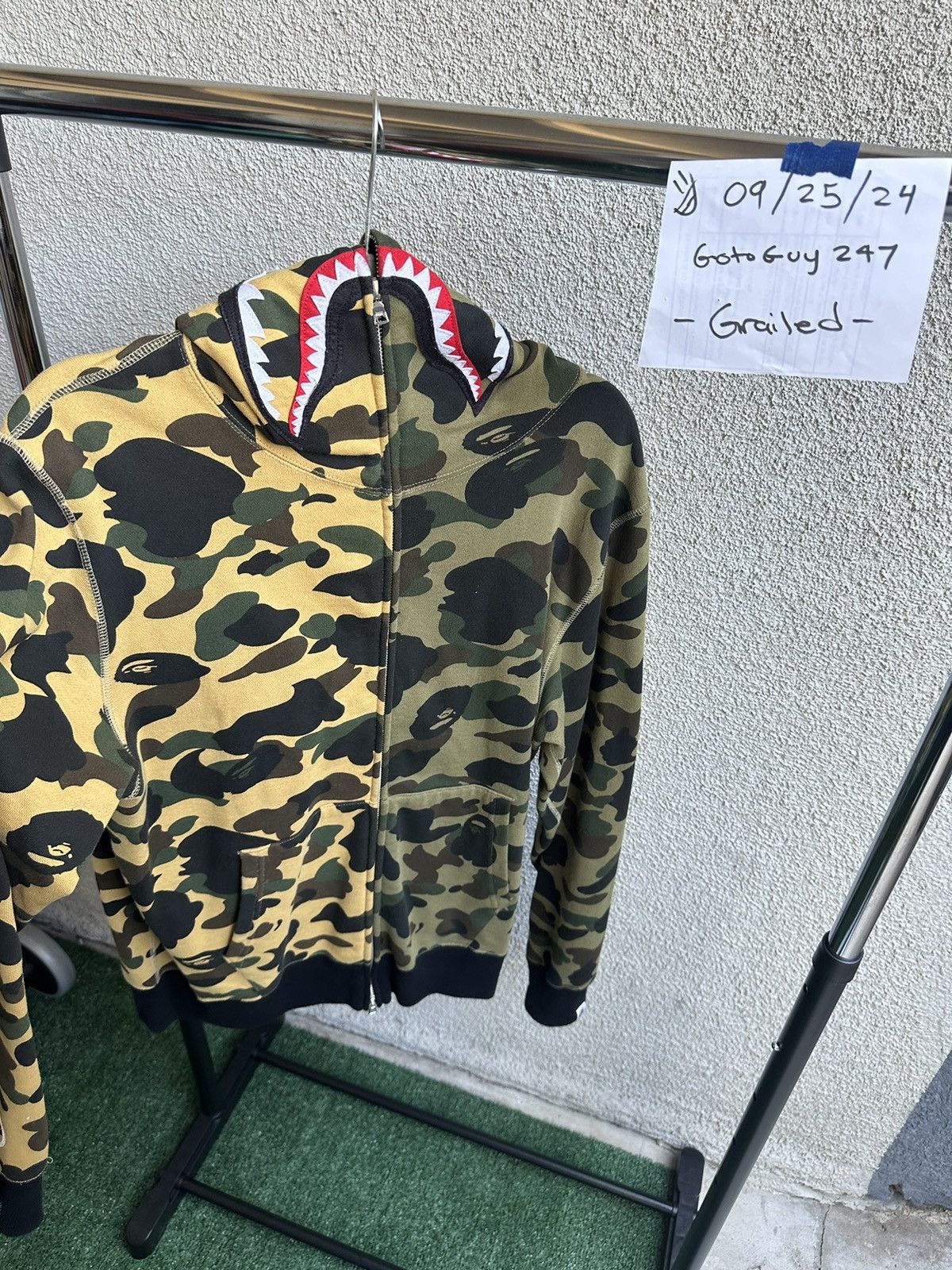 Bape **BAPE Split Camo Shark Hoodie** Size US XXL / EU 58 / 5 - 6 Thumbnail