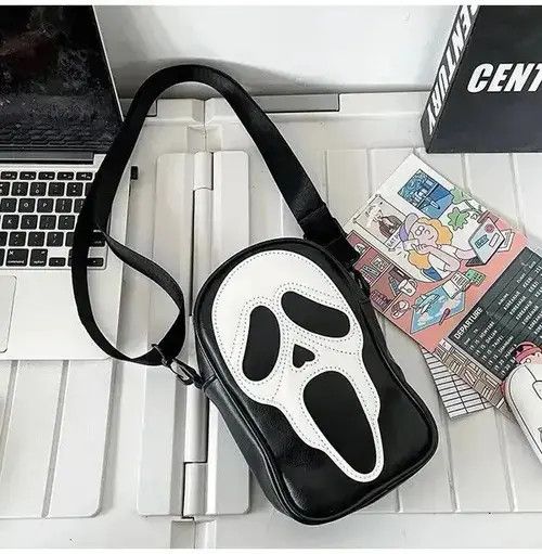 Japanese Brand Y2K Scream Ghost Pattern Shoulder Bag Size ONE SIZE - 3 Thumbnail
