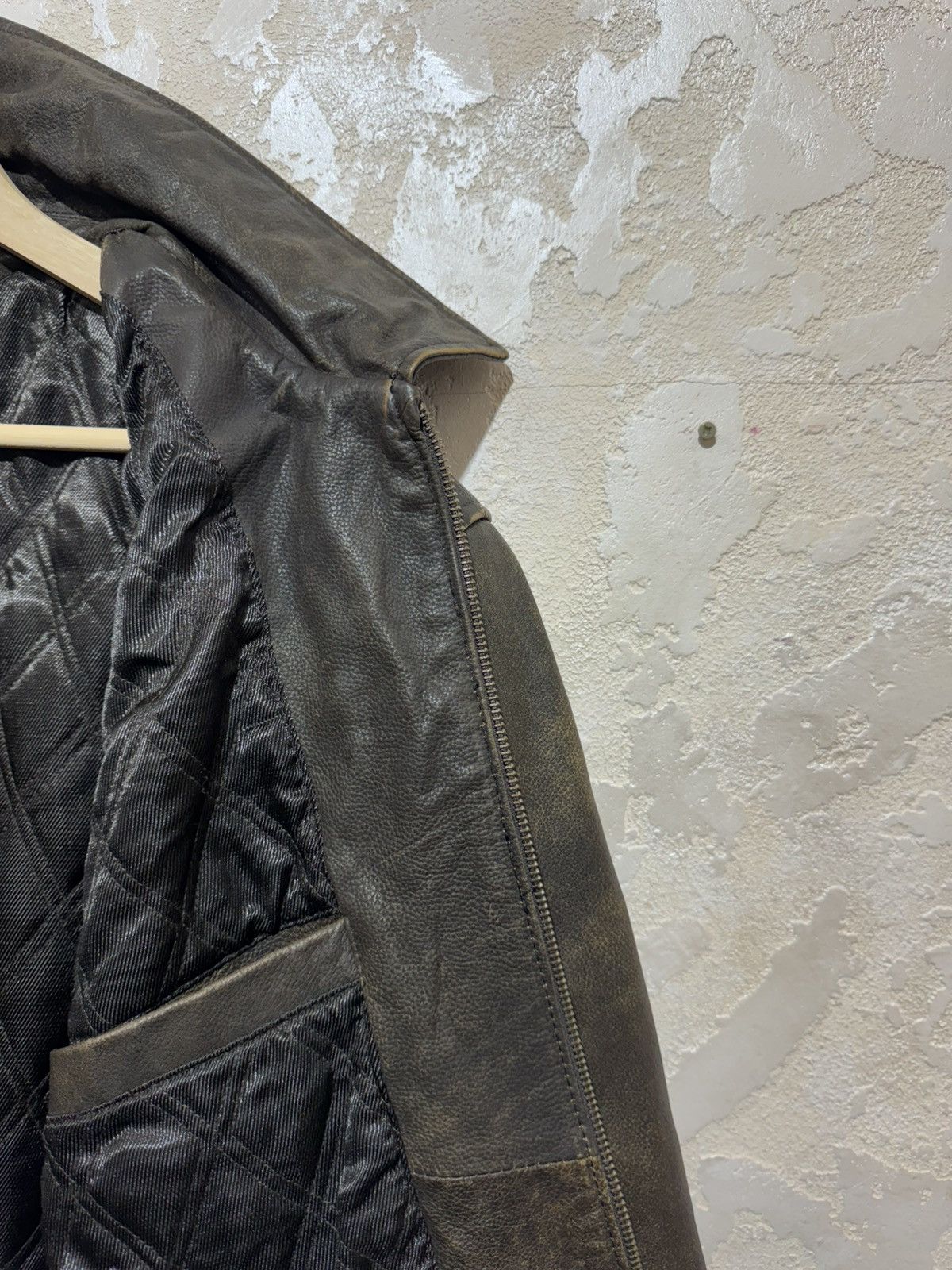Ben Sherman Ben Sherman Vintage Heavy Faded Leather Jacket Size XL Size US XL / EU 56 / 4 - 23 Thumbnail