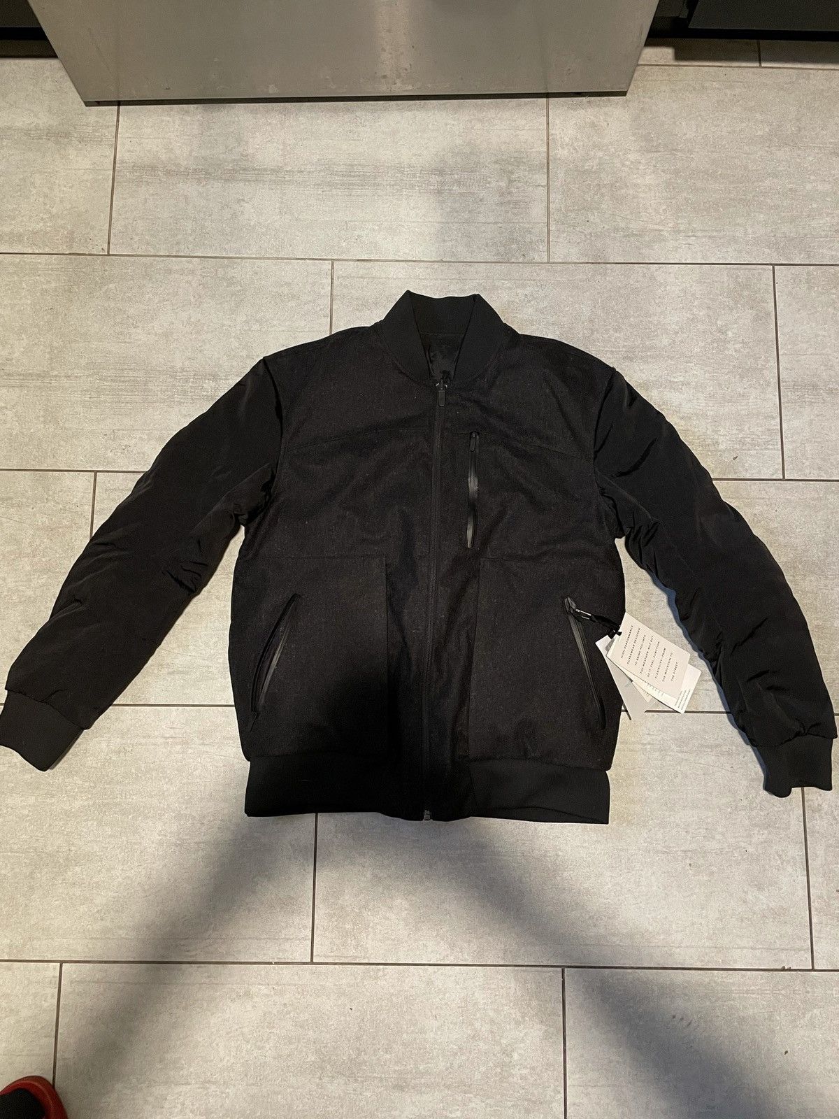 Lululemon Lululemon Roam Far Bomber Jacket Size M / US 6-8 / IT 42-44 - 1 Thumbnail