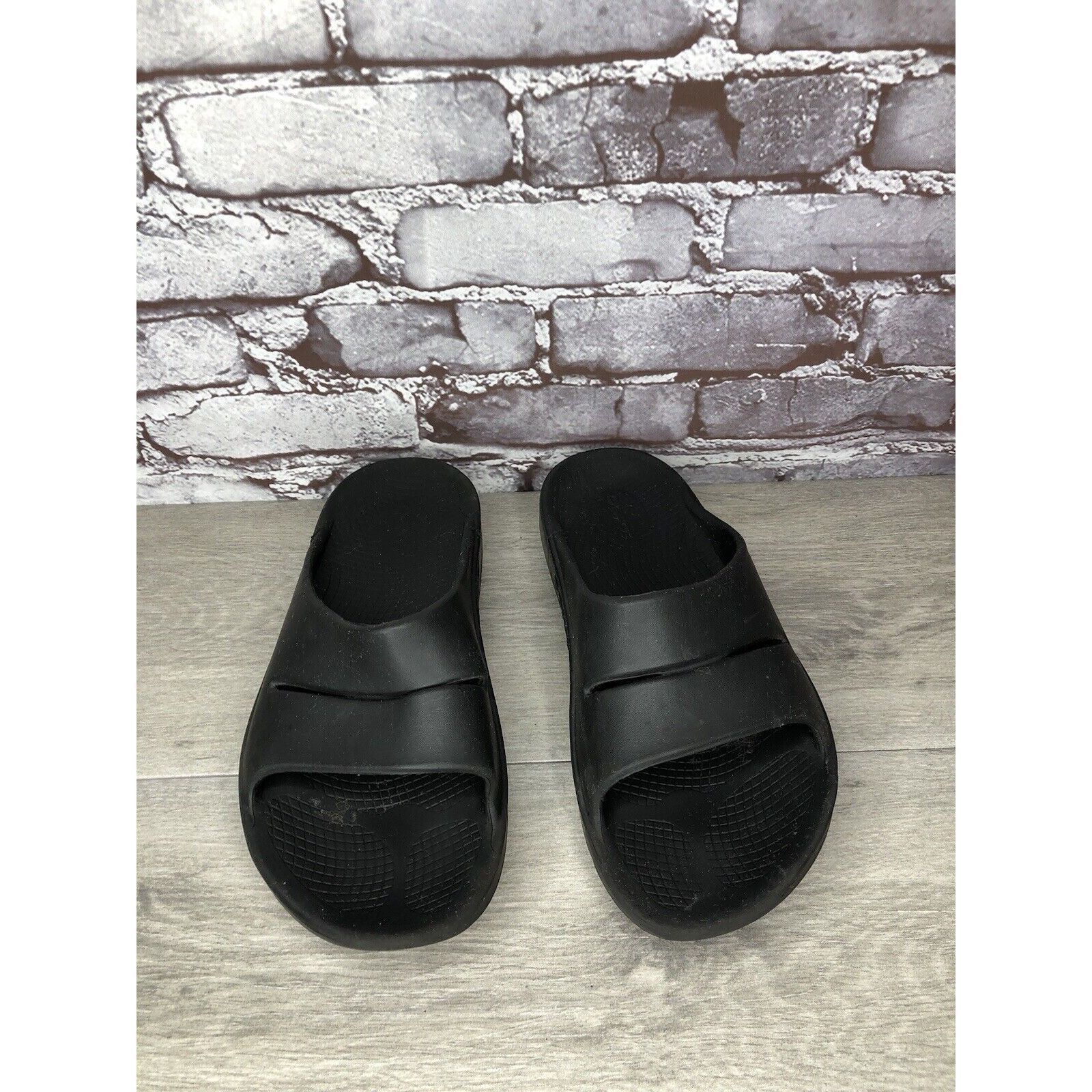 Other OOFOS Black Rubber Lightweight Recovery Slides Sandals Women Size US 10 / IT 40 - 2 Thumbnail