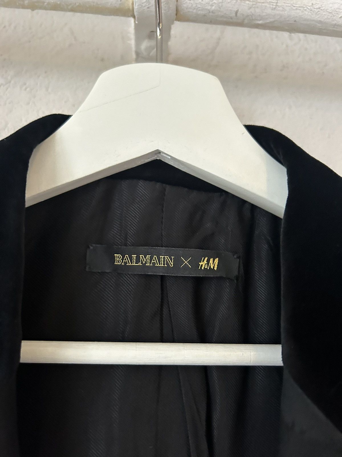 Balmain Balmain x H&M Velvet Blazer with Satin Lapel, Size 46 Size US S / EU 44-46 / 1 - 9 Thumbnail