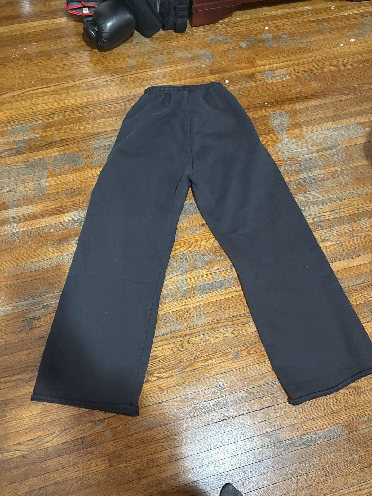 Balenciaga × Gap × Yeezy Yeezy GAP Engineered by Balenciaga Sweatpants Size US 26 / EU 42 - 4 Thumbnail