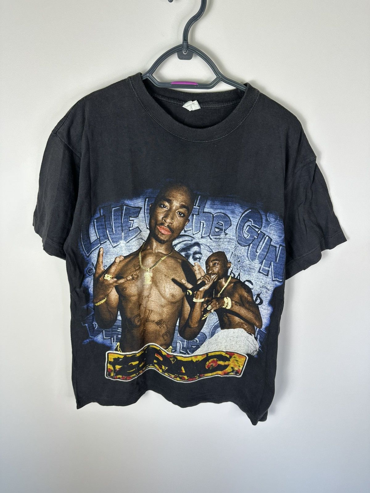 Vintage Live by the gun Tupac vintage single stitch 90s rap t-shirt Size US M / EU 48-50 / 2 - 1 Thumbnail