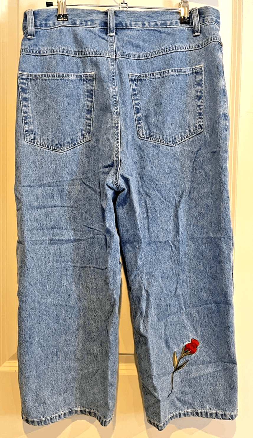 Bill Blass Y2K Bill Blass Wmn's Sz 10 Rose Embroidery Med.Wash Jeans Size 32" / US 10 / IT 46 - 2 Thumbnail