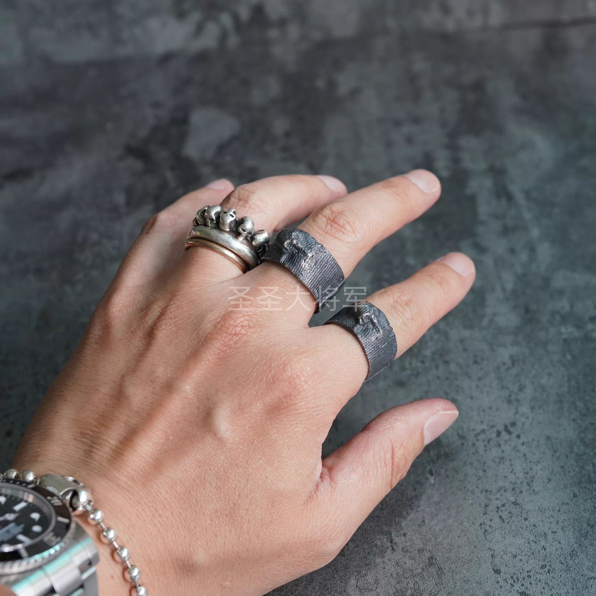 DETAJ Detaj Worn Silver Dark Embossed Skull Bandage Ring Size ONE SIZE - 3 Thumbnail