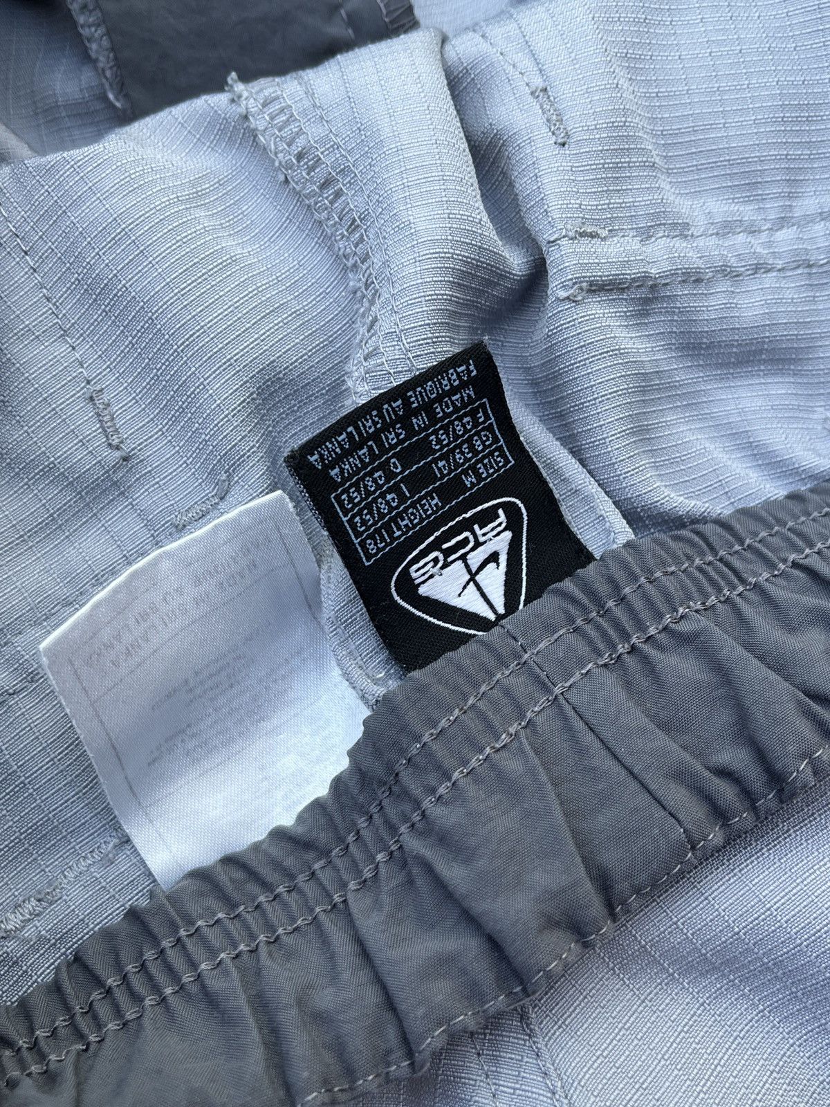 Nike ACG Nike ACG Shorts Cargo Multipockets Y2K Size US 30 / EU 46 - 6 Thumbnail