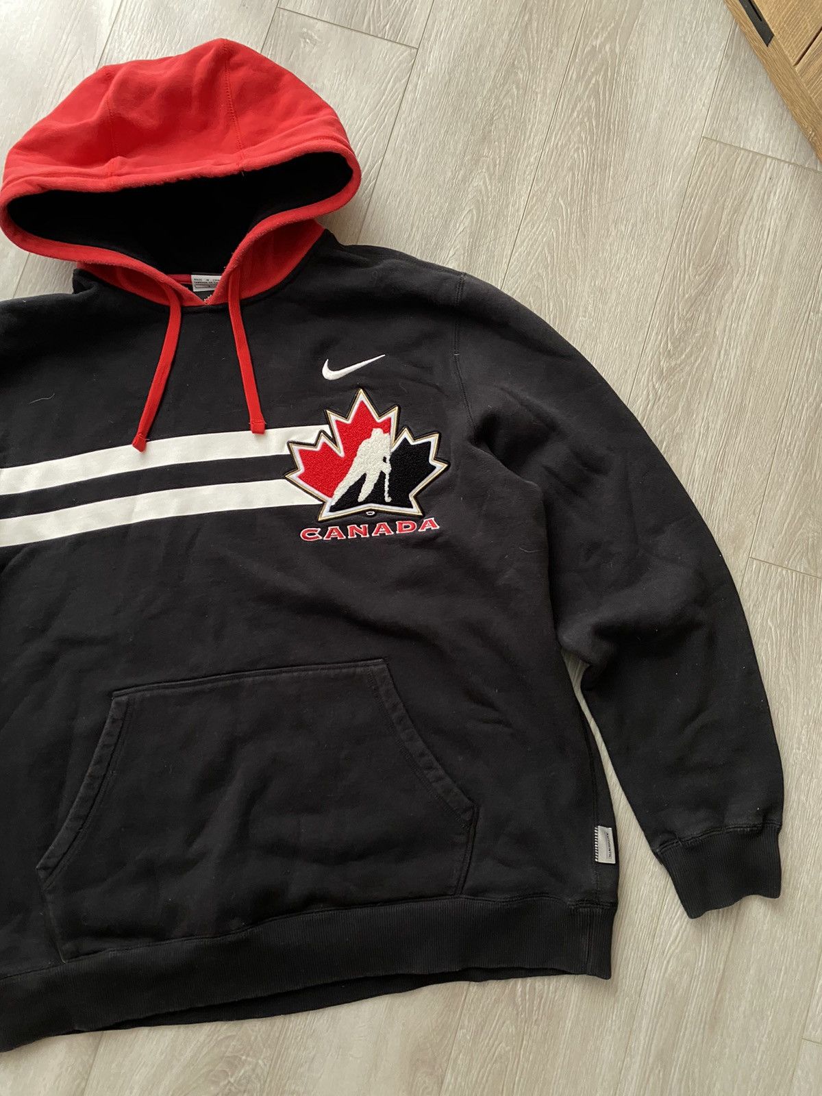 Nike × Vintage Vintage y2k Nike Team Canada hockey Center swoosh hoodie Size US L / EU 52-54 / 3 - 4 Thumbnail
