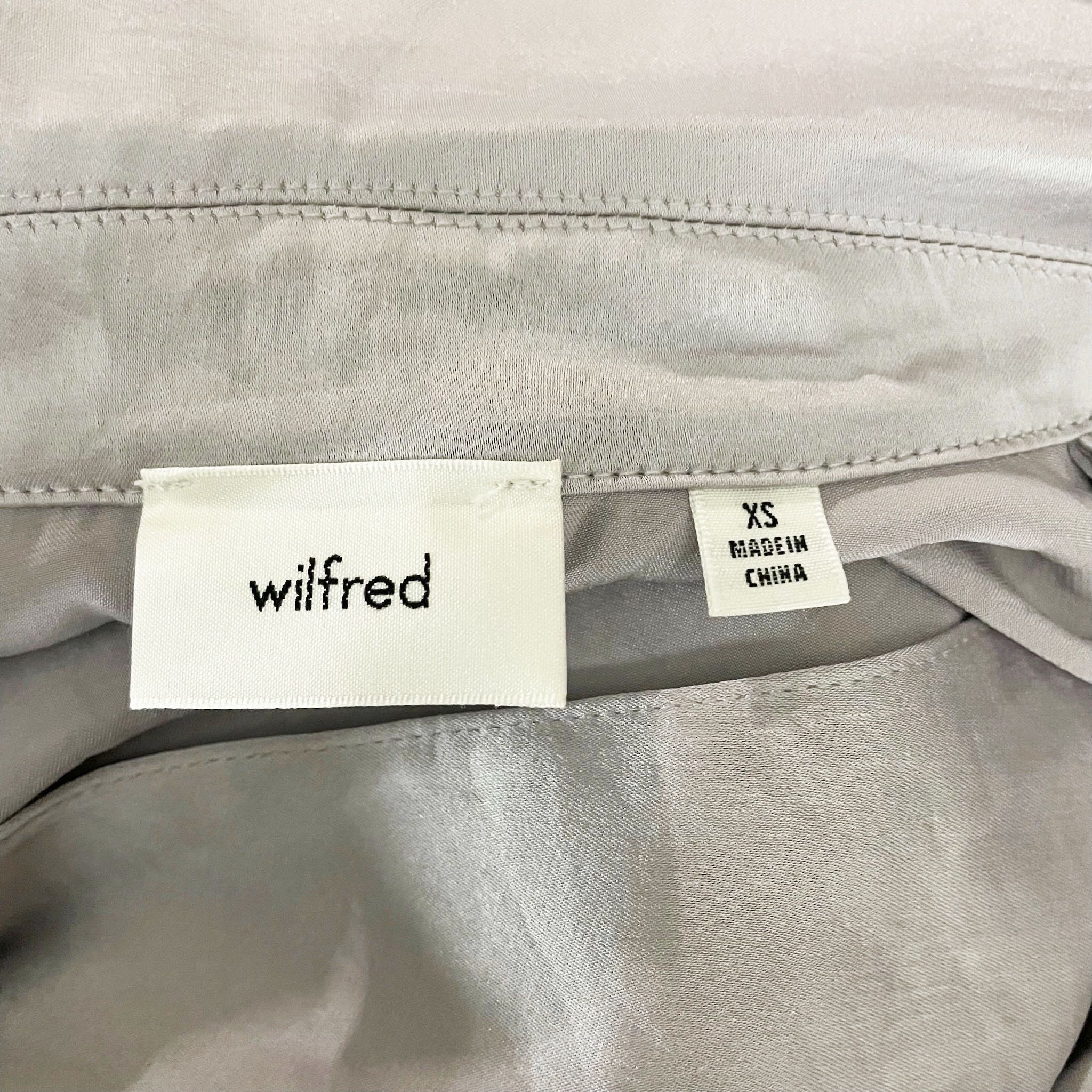 Aritzia Wilfred Free Aritzia Tie Front Satin Button Collared Size XS / US 0-2 / IT 36-38 - 2 Thumbnail