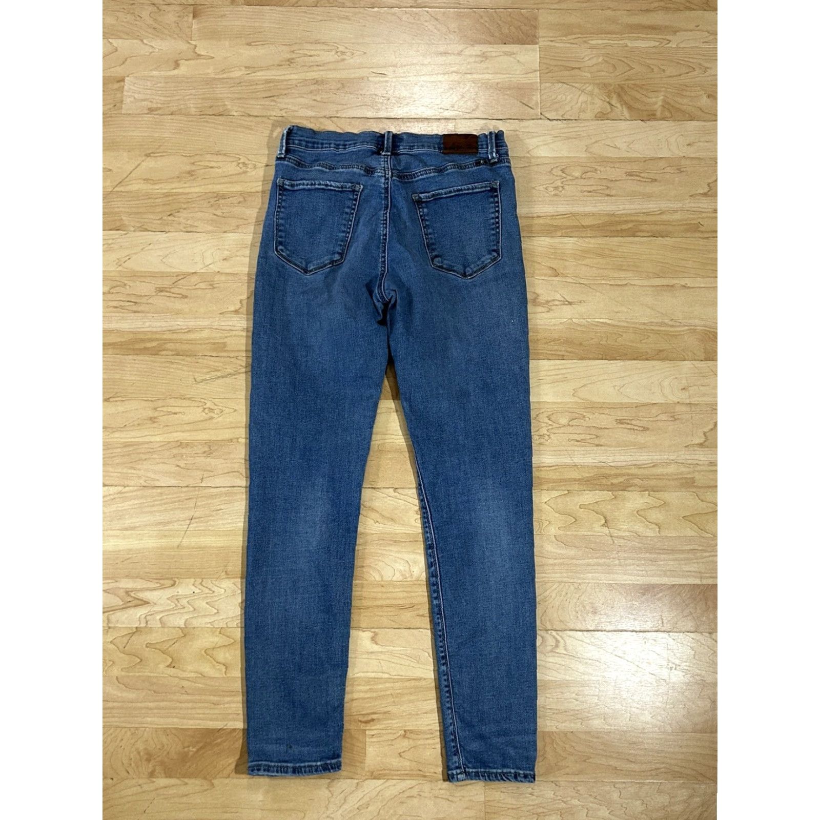 Lucky Brand Lucky Brand Brooke Legging Jean Blue Denim Distressed sz 6/28 Women Jeans Jegging Distressed Medium Wash Blue Size 28" / US 6 / IT 42 - 2 Thumbnail