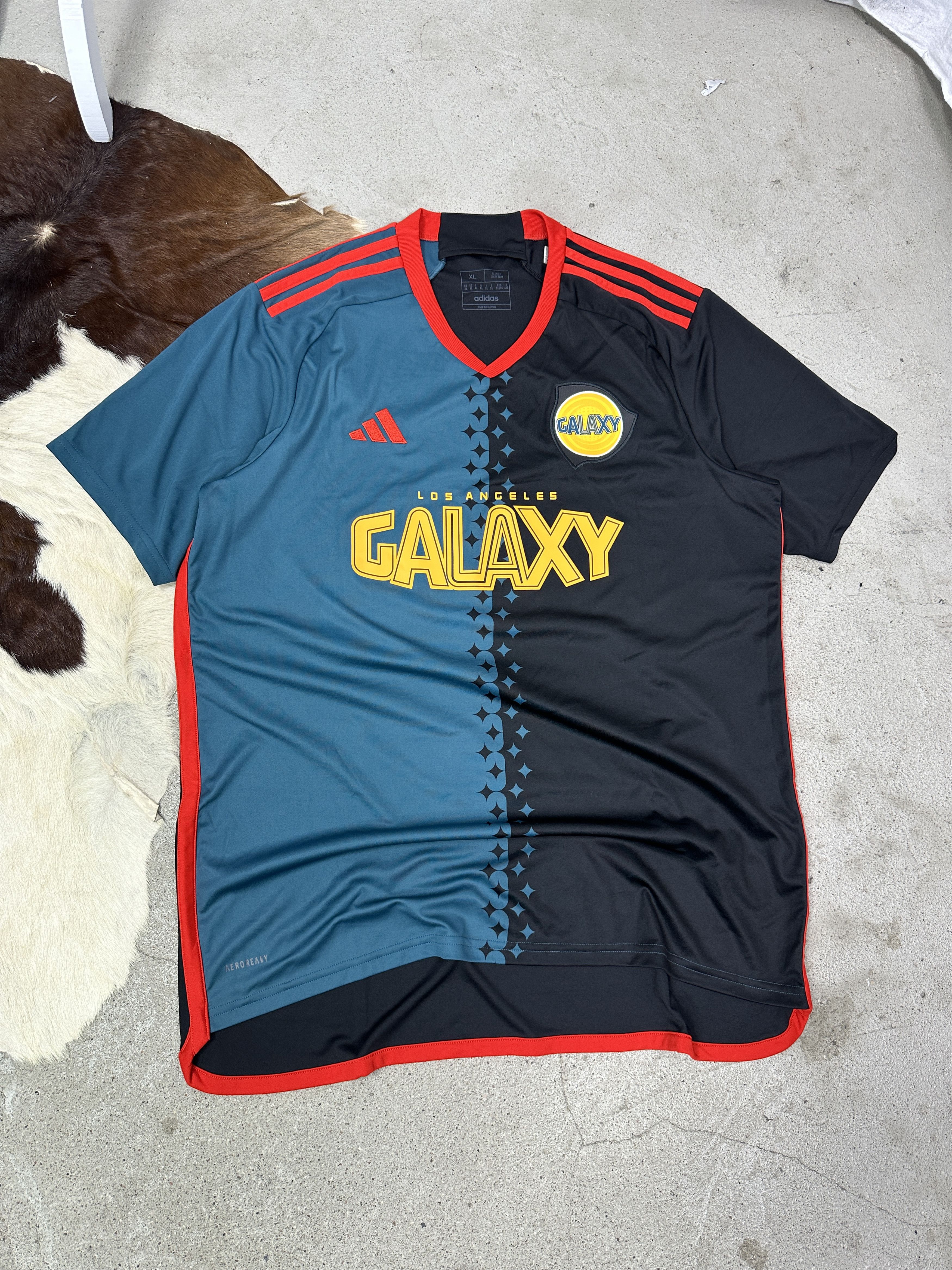 Adidas Vintage Sportswear LA Galaxy 23/24 3rd Kit Jersey 00s Size US XL / EU 56 / 4 - 1 Thumbnail