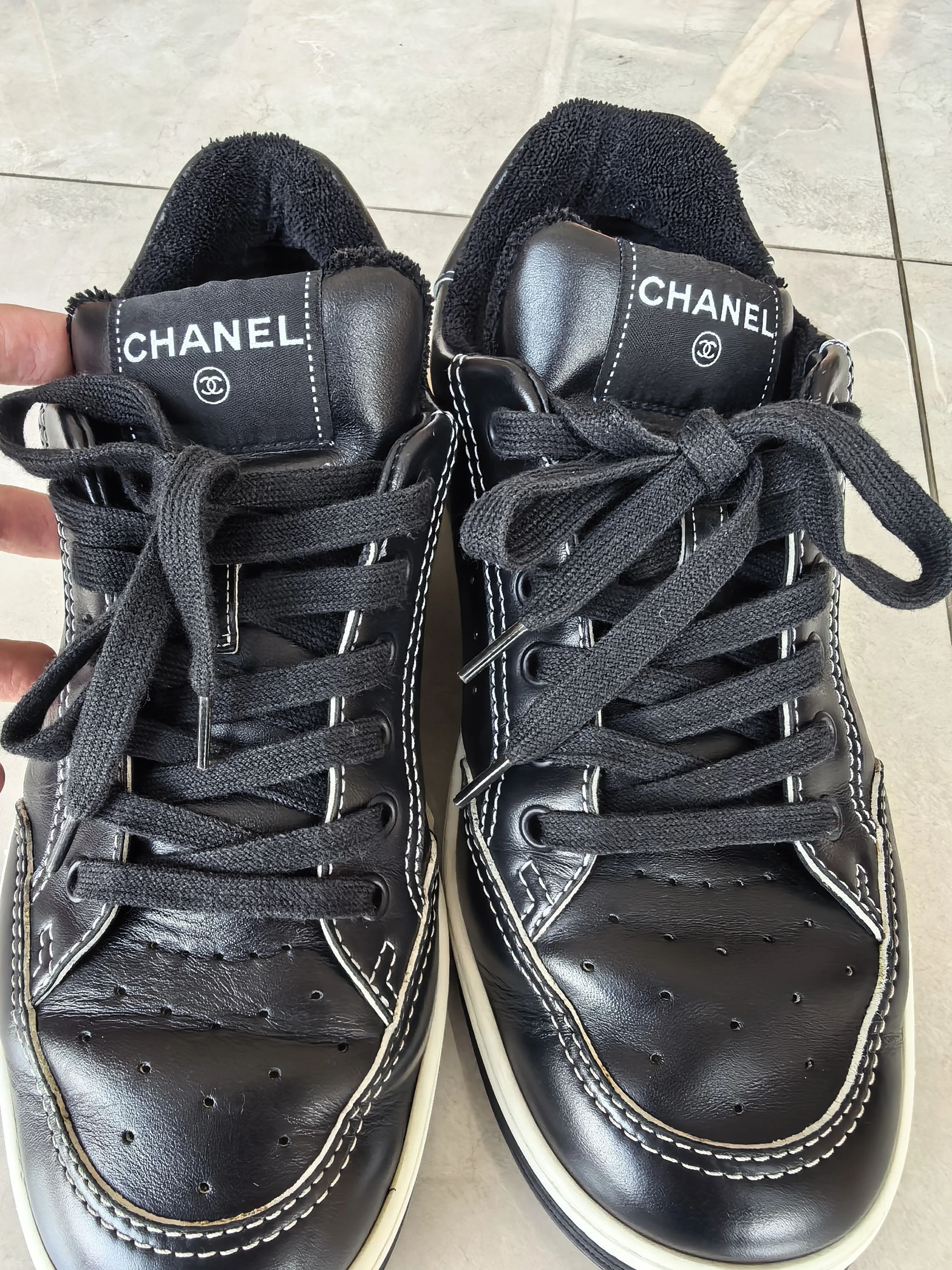 Chanel Chanel Leather Logo Back Sneakers 42 (Fits 43) Size US 9 / EU 42 - 3 Thumbnail