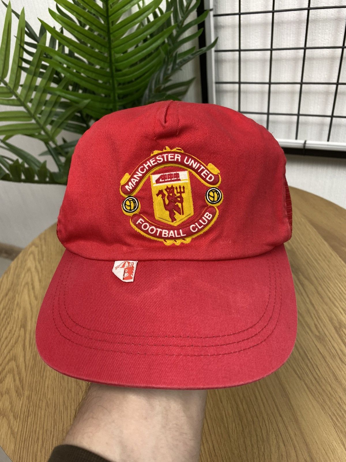 Vintage Vintage Manchester United Trucker Hat Football Cap Soccer Size ONE SIZE - 1 Thumbnail