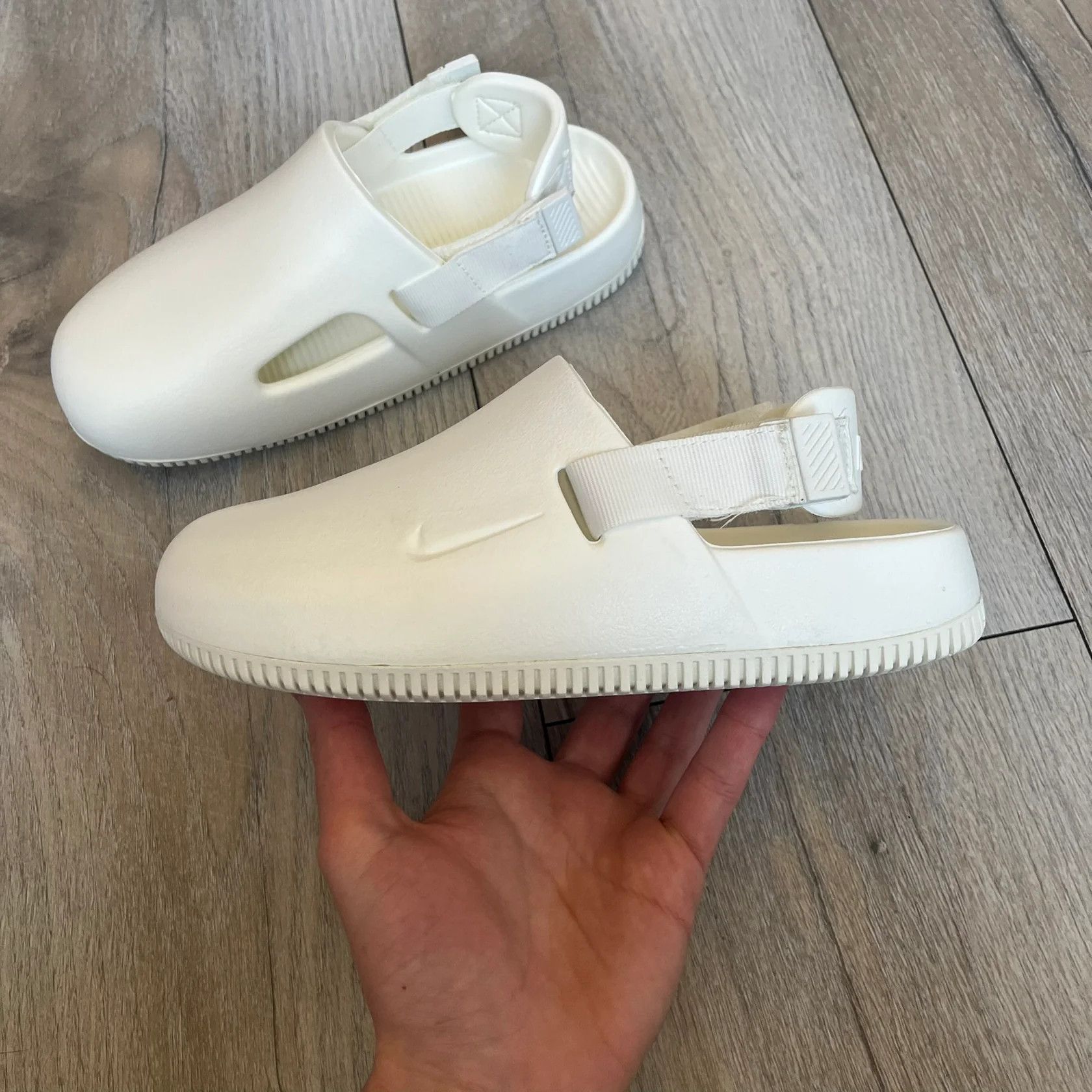 Nike Nike Calm Mule Wmns White Sandals Size US 5 / IT 35 - 2 Thumbnail
