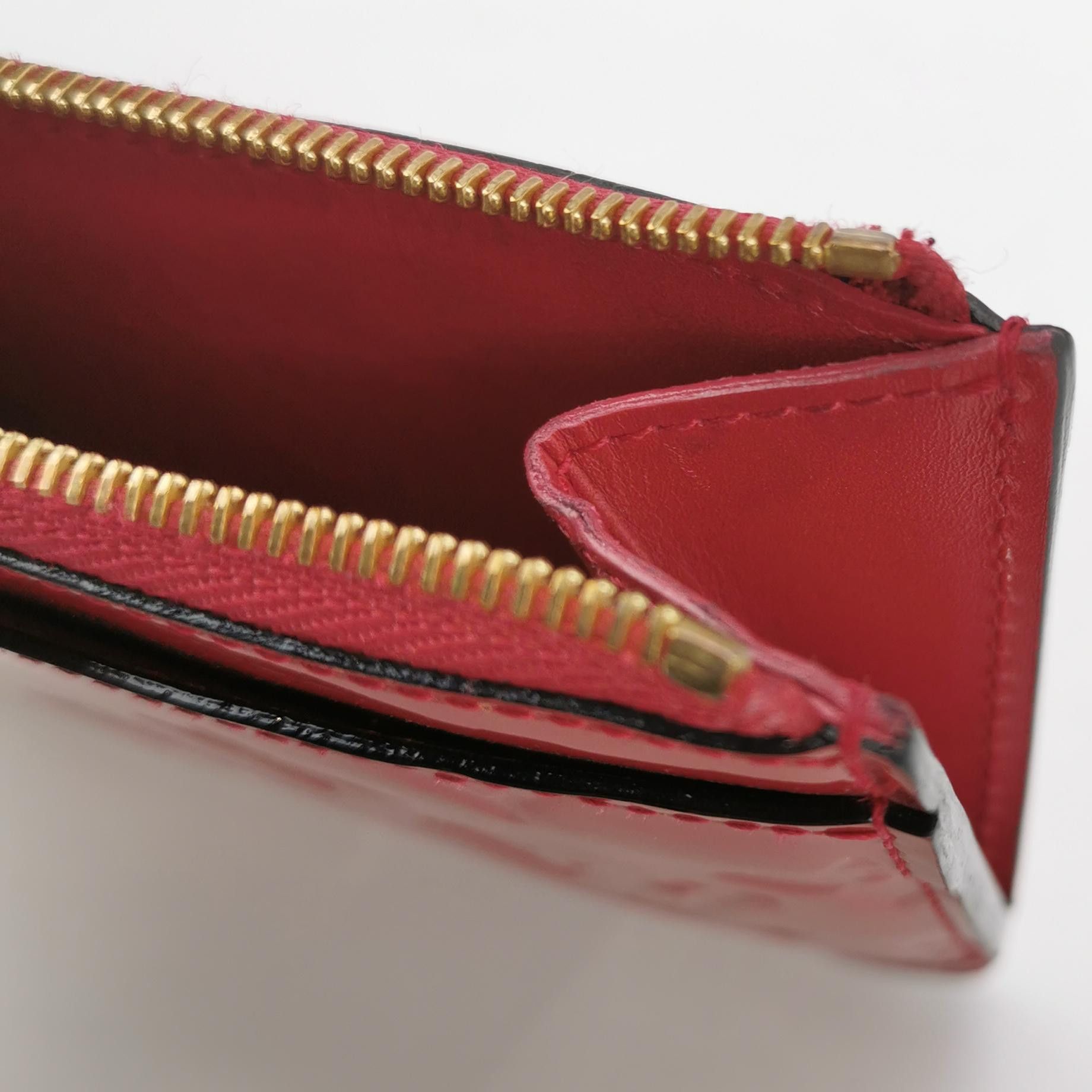 Louis Vuitton Louis Vuitton (LV) Patent leather Monogram embossed solid c Size ONE SIZE - 5 Thumbnail