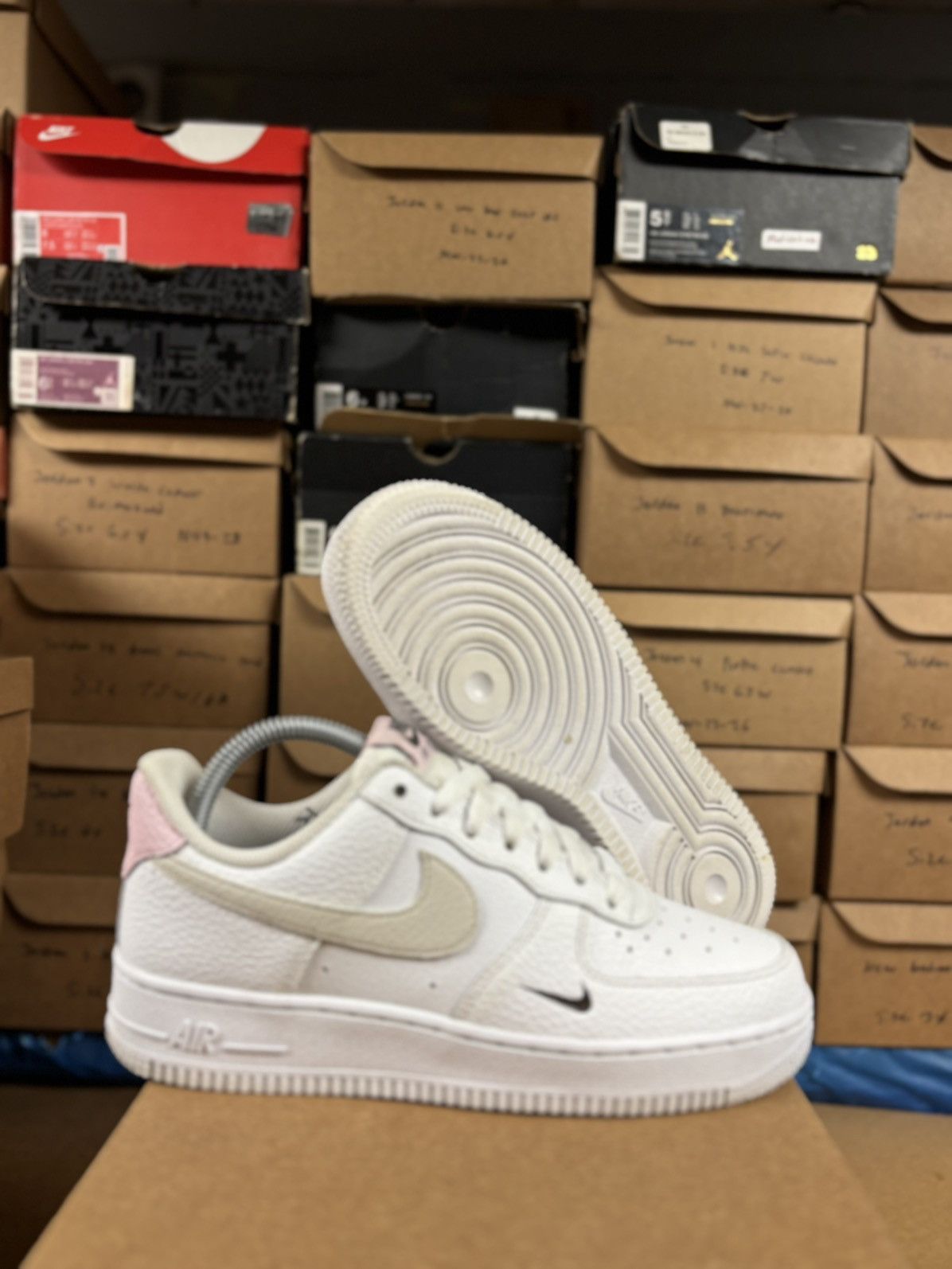 Nike Nike Air Force 1 low white light orewood pink Size US 7 / IT 37 - 1 Thumbnail