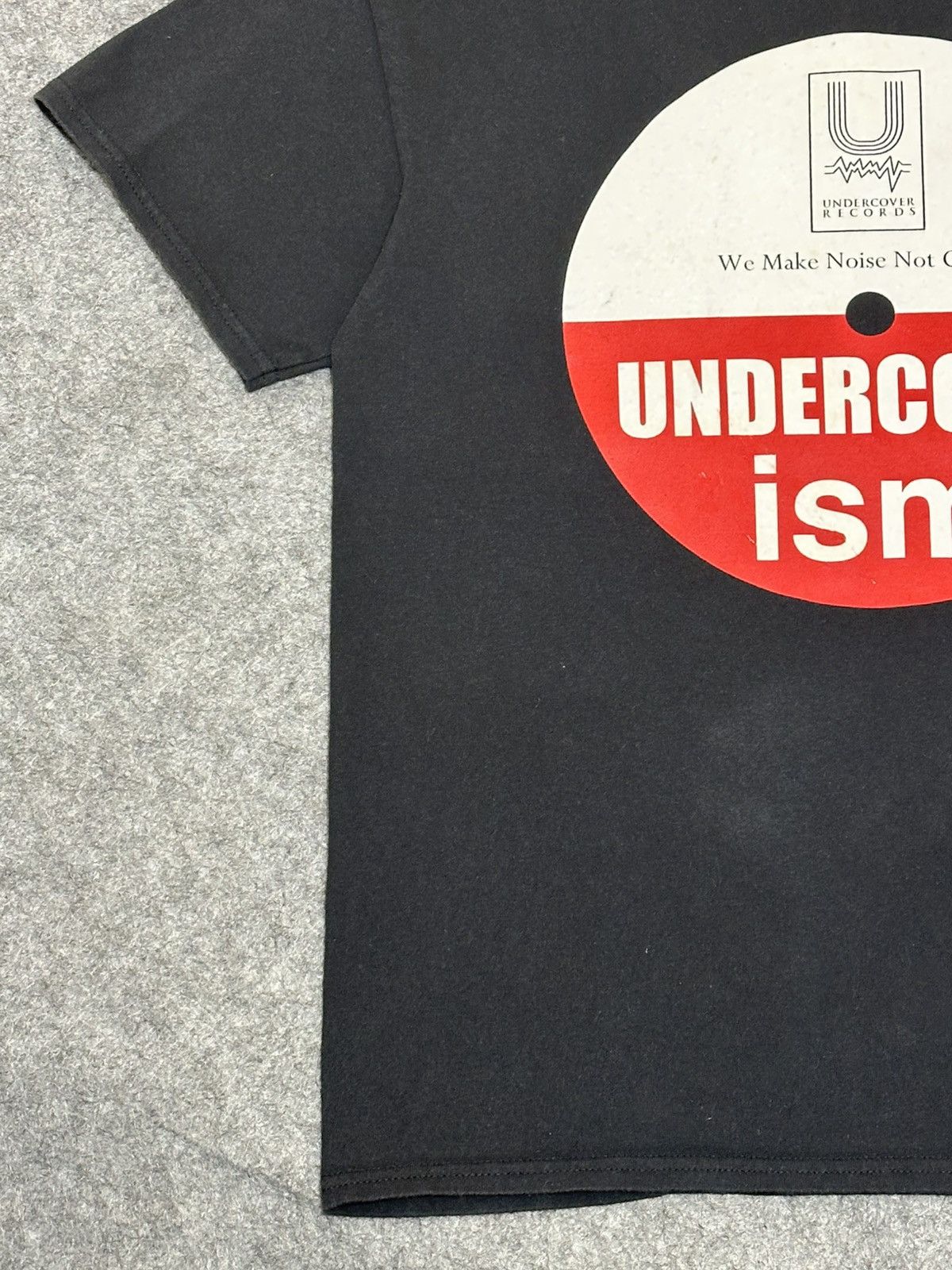 Undercover Undercover Records T-shirt featuring a red and white graphic Size US M / EU 48-50 / 2 - 3 Thumbnail