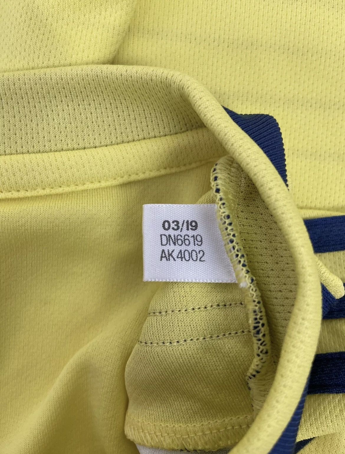 Adidas Colombia Team 2019/20 Home Jersey Adidas DN6619 Size XL Size US XL / EU 56 / 4 - 6 Thumbnail