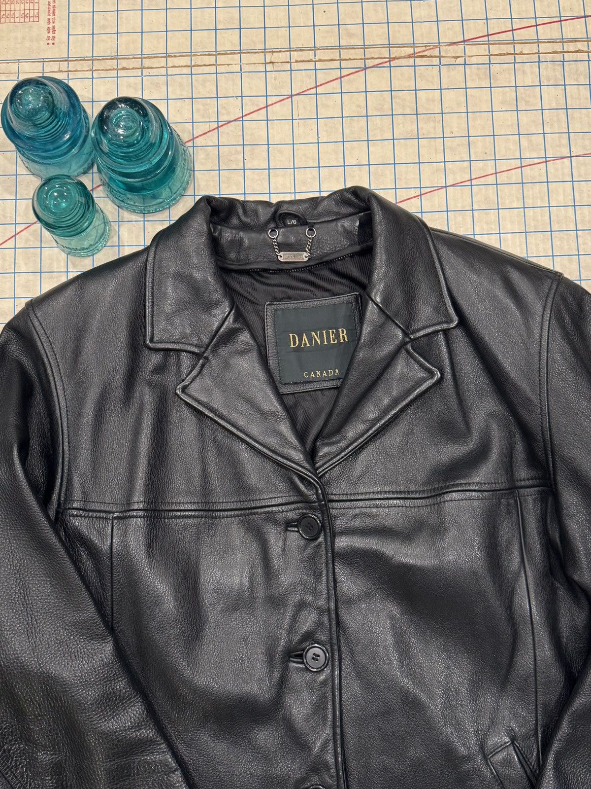 Danier Vintage Danier Leather Blazer Car Coat Mens Size Large Black Size US L / EU 52-54 / 3 - 6 Thumbnail