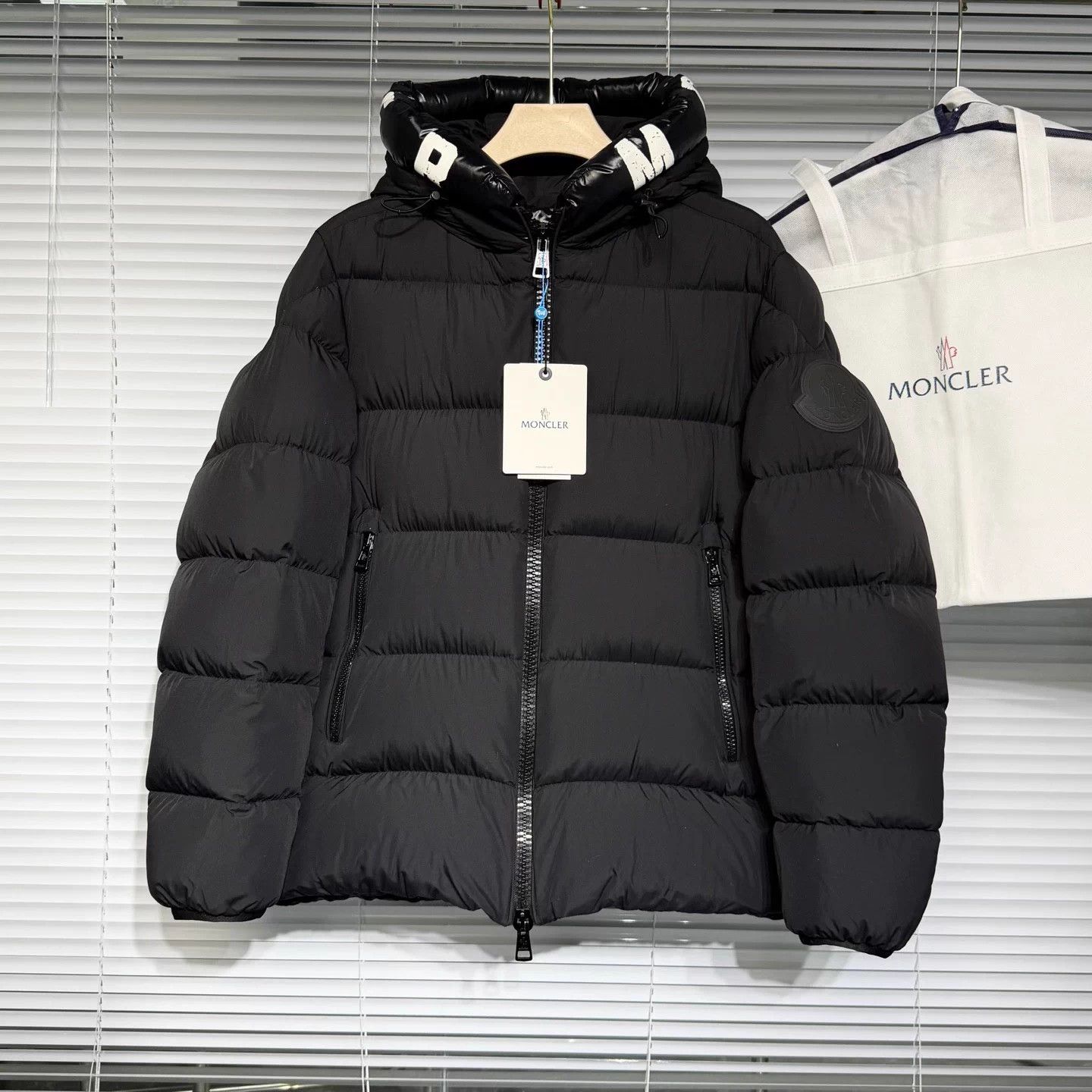 Moncler Moncler Black Logo Print Down Jacket Size 4 Size XL / US 12-14 / IT 48-50 - 1 Thumbnail