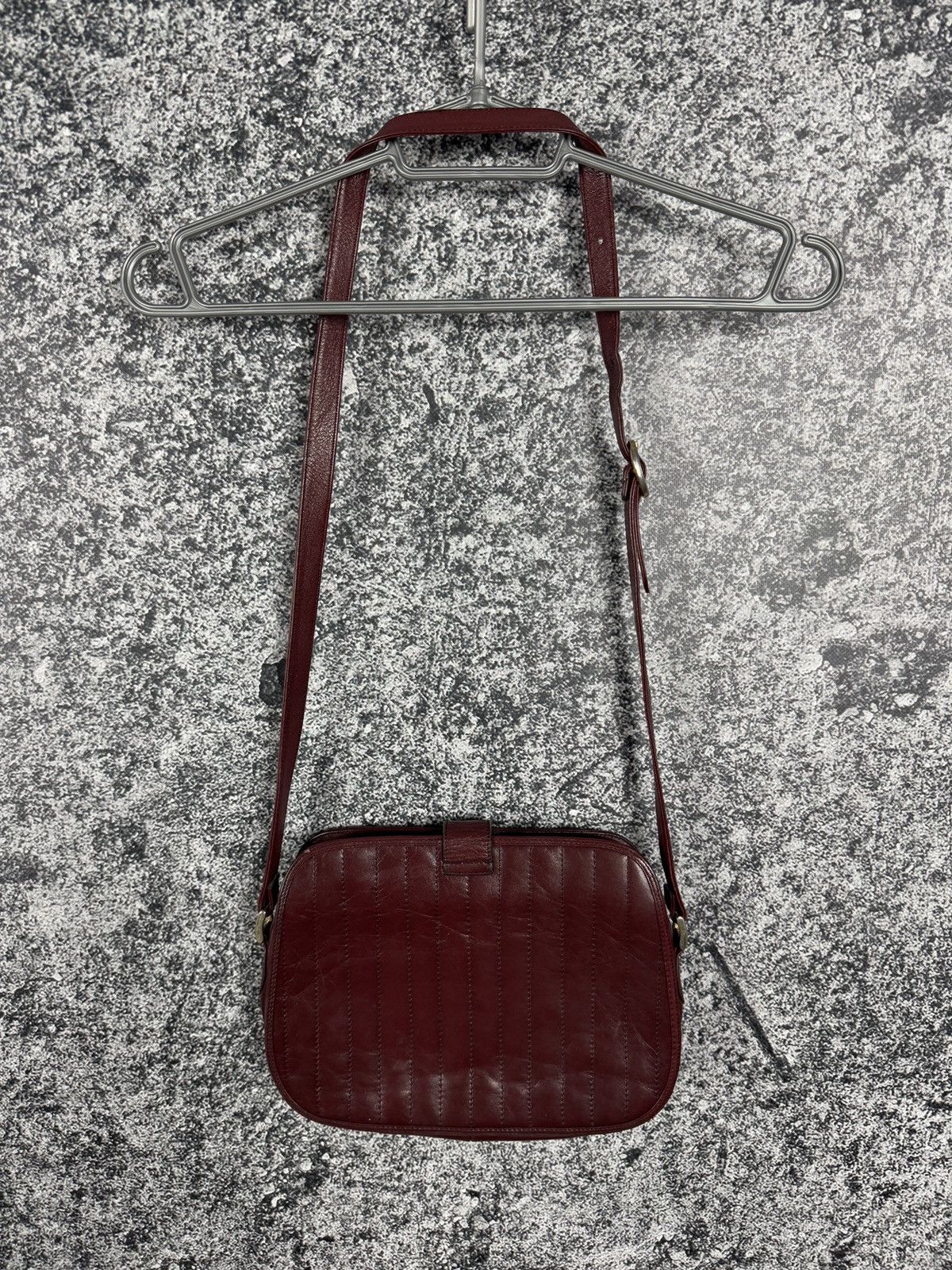 Vintage Vintage Fiocchi Italy Burgundy Leather Smooth Crossbody Bag Size ONE SIZE - 11 Thumbnail