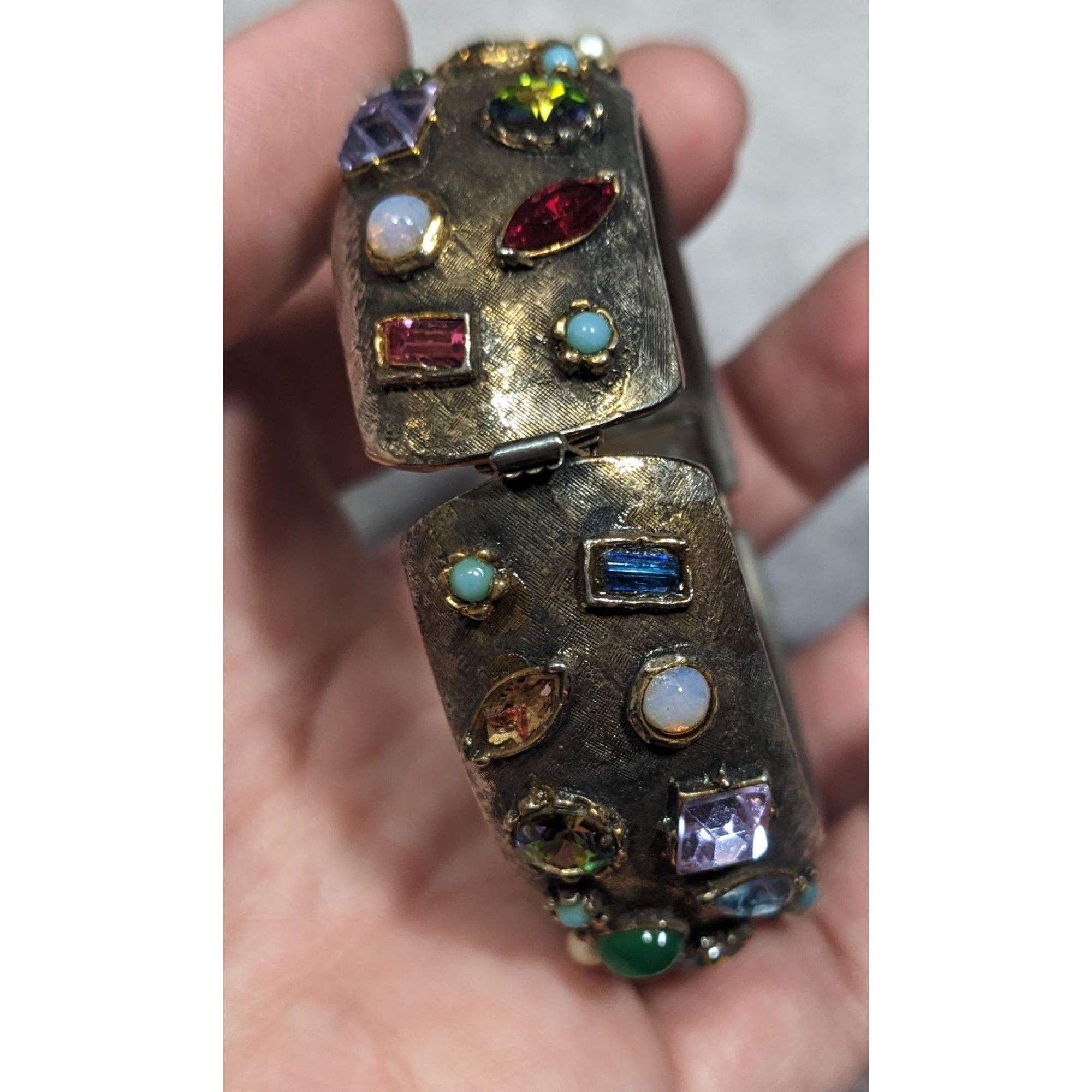 Other Vintage Brutalist Glam Multi Gemmed Gold Tone Hinge Bracelet Size ONE SIZE - 16 Thumbnail