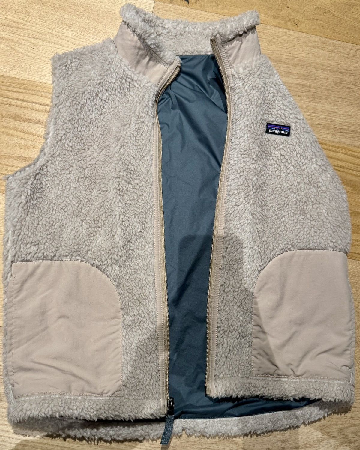Patagonia Patagonia Tan Fleece Vest (Kids XL) Size US XXS / EU 40 - 1 Thumbnail
