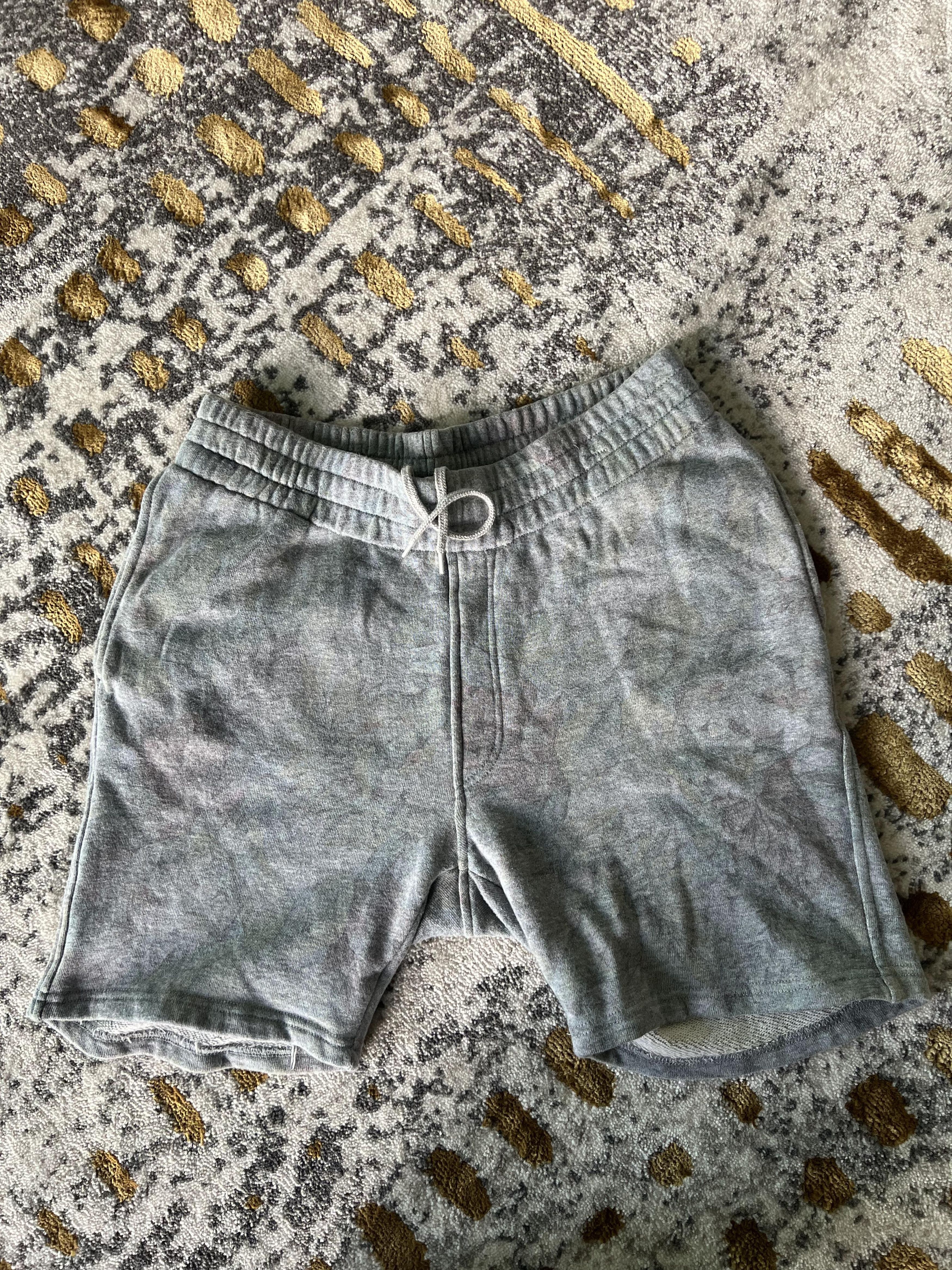 Designer × GOSTAR DE FUGA Gostar De Fuga Floral Allover print short Size US 26 / EU 42 - 1 Thumbnail
