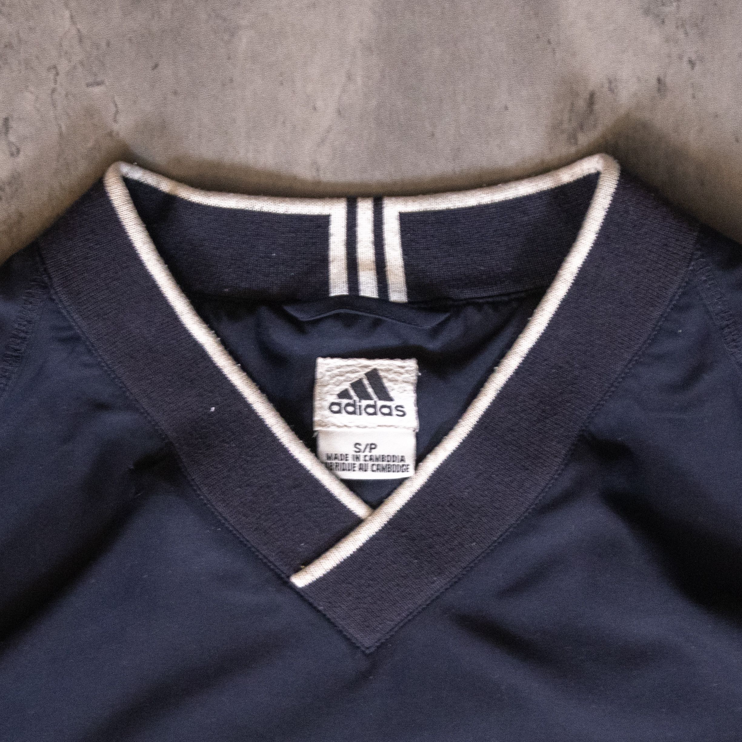 Adidas × Vintage Y2K 2003 Adidas 3 Stripe Navy Windbreaker Crewneck Sweater Size US L / EU 52-54 / 3 - 3 Thumbnail