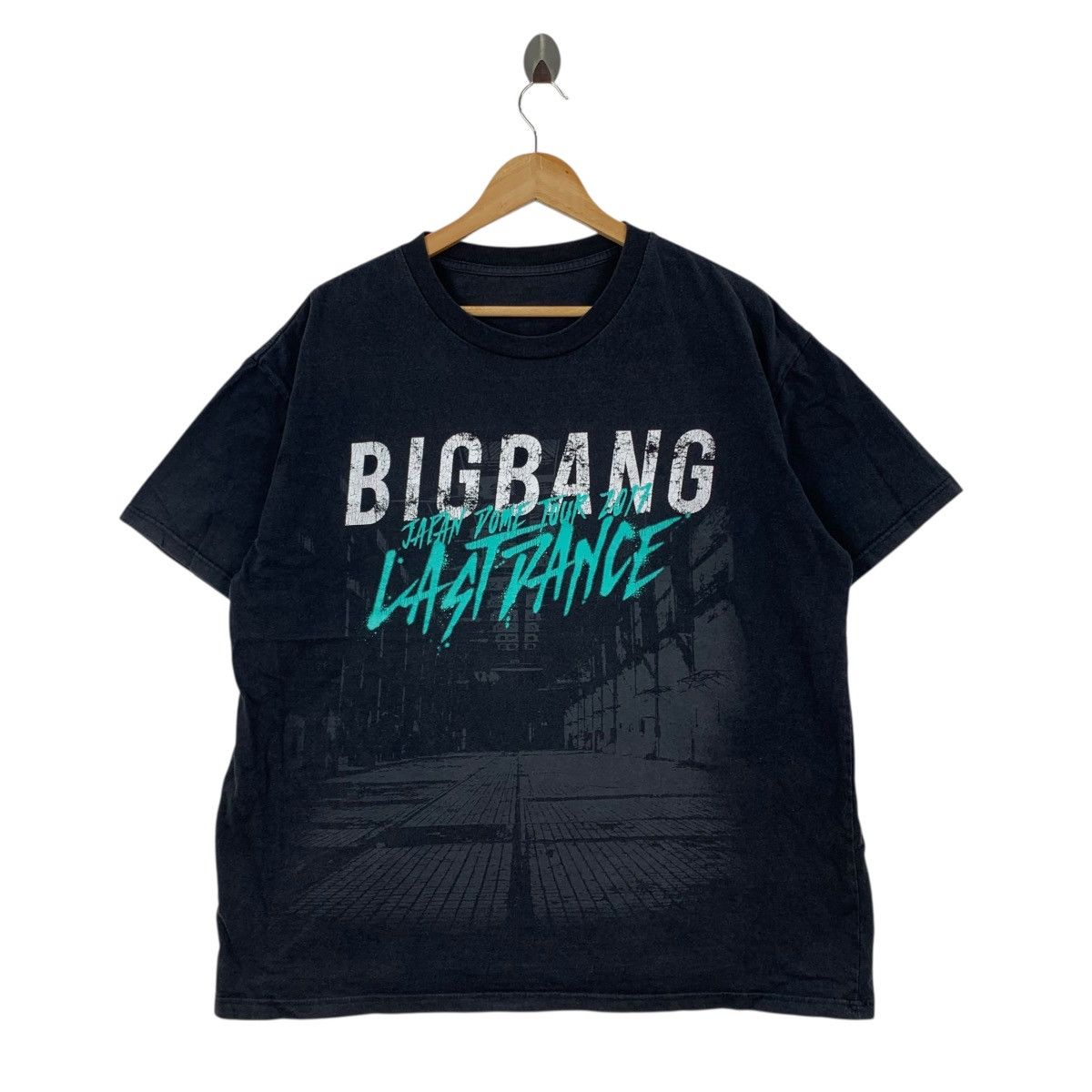 Japanese Brand BIGBANG Japan DOME TOUR 2017 Last Dance Kpop Boy Band Tshirt Size US L / EU 52-54 / 3 - 1 Thumbnail
