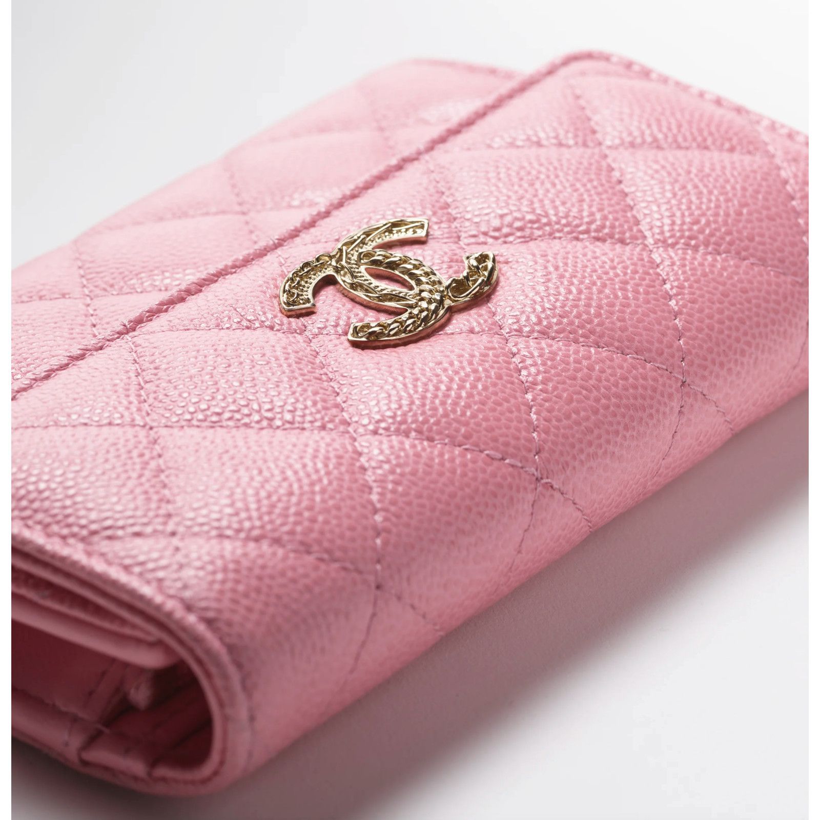 Chanel Chanel Quilted Classic Zipped Snap Button Medium Wallet Size ONE SIZE - 5 Thumbnail