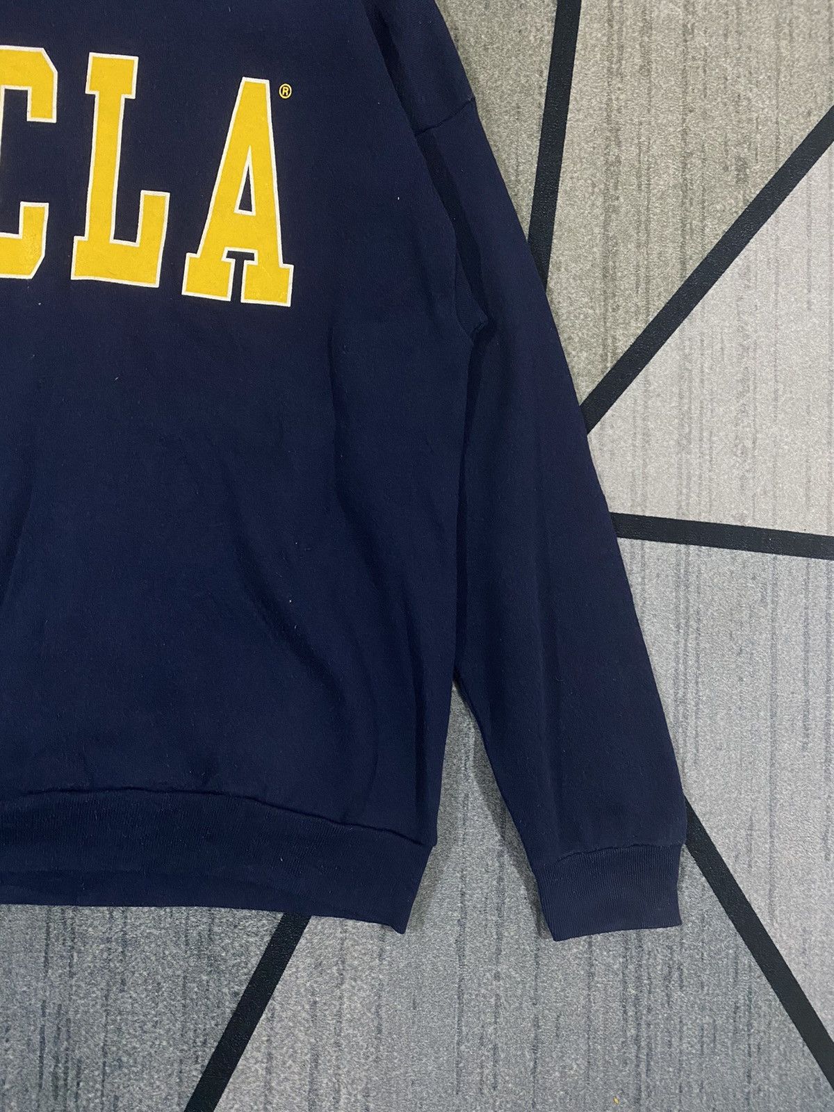 Tultex × Vintage Vintage UCLA Sweatshirts Biglogo Spellout Pullover Crewneck Size US L / EU 52-54 / 3 - 5 Thumbnail