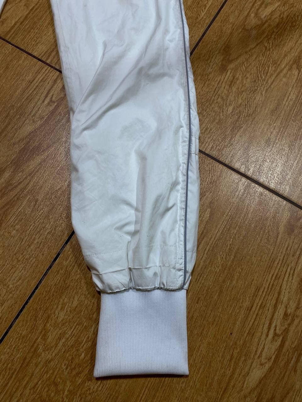 Nike Vintage Nike White Training Sweatpants Size XS Size US 26 / EU 42 - 7 Thumbnail