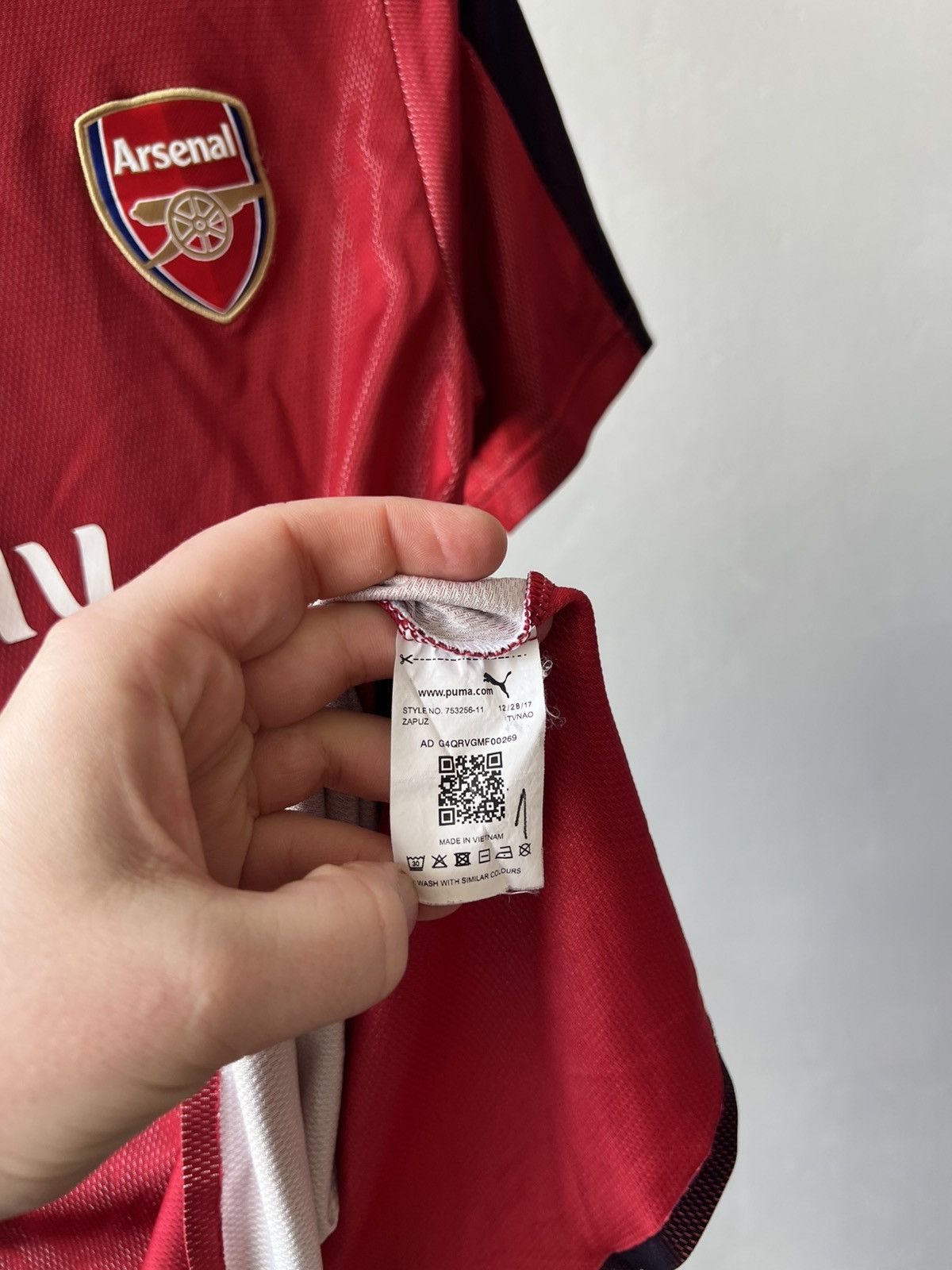 Puma Arsenal FC Training / Pre match Puma Soccer Football jersey Size US S / EU 44-46 / 1 - 8 Thumbnail