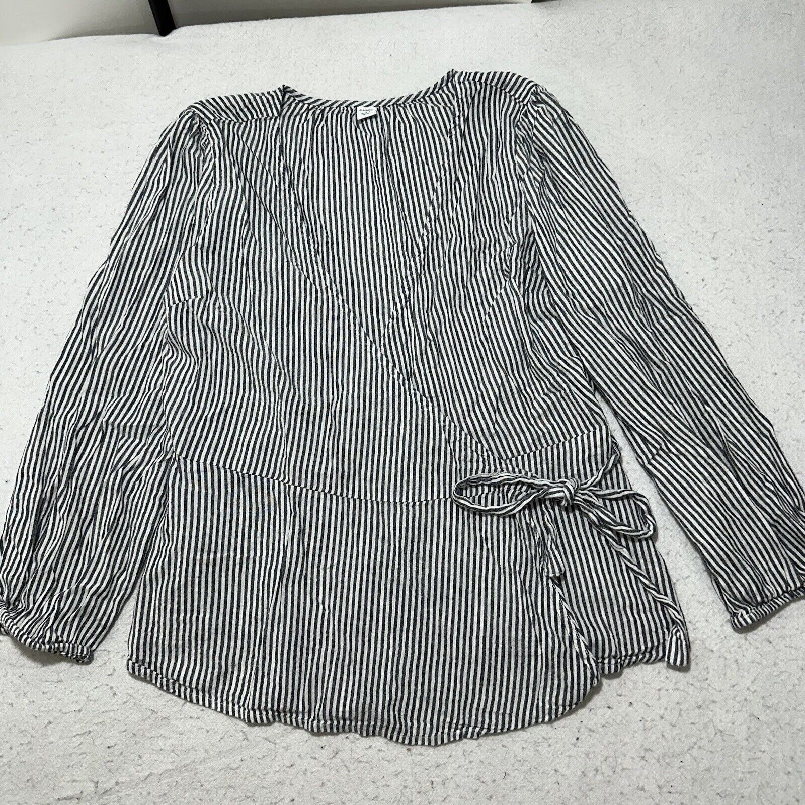 Old Navy Old Navy Medium Long Sleeve Wrap Top Navy Blue Striped Shirt Size M / US 6-8 / IT 42-44 - 1 Thumbnail