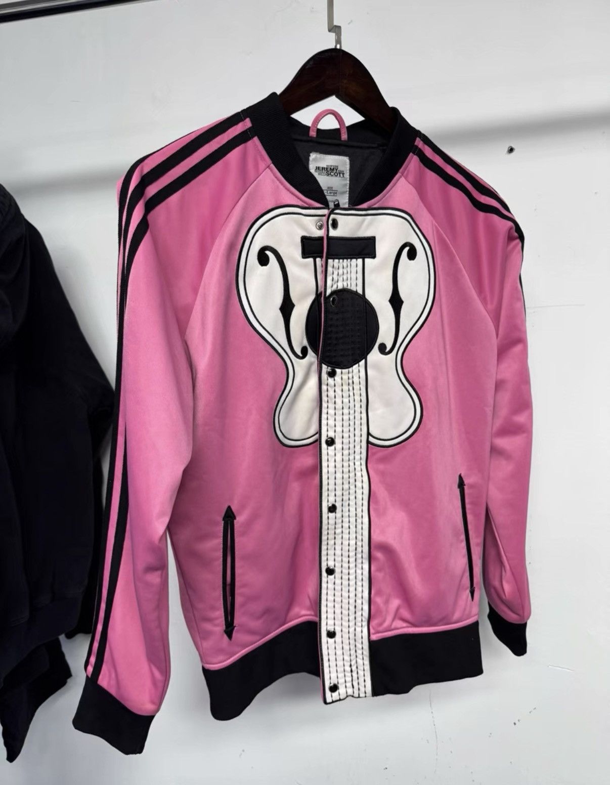 Adidas Adidas x Jeremy Scott Collaboration Pink Guitar Jacket K37 Size US XL / EU 56 / 4 - 3 Thumbnail
