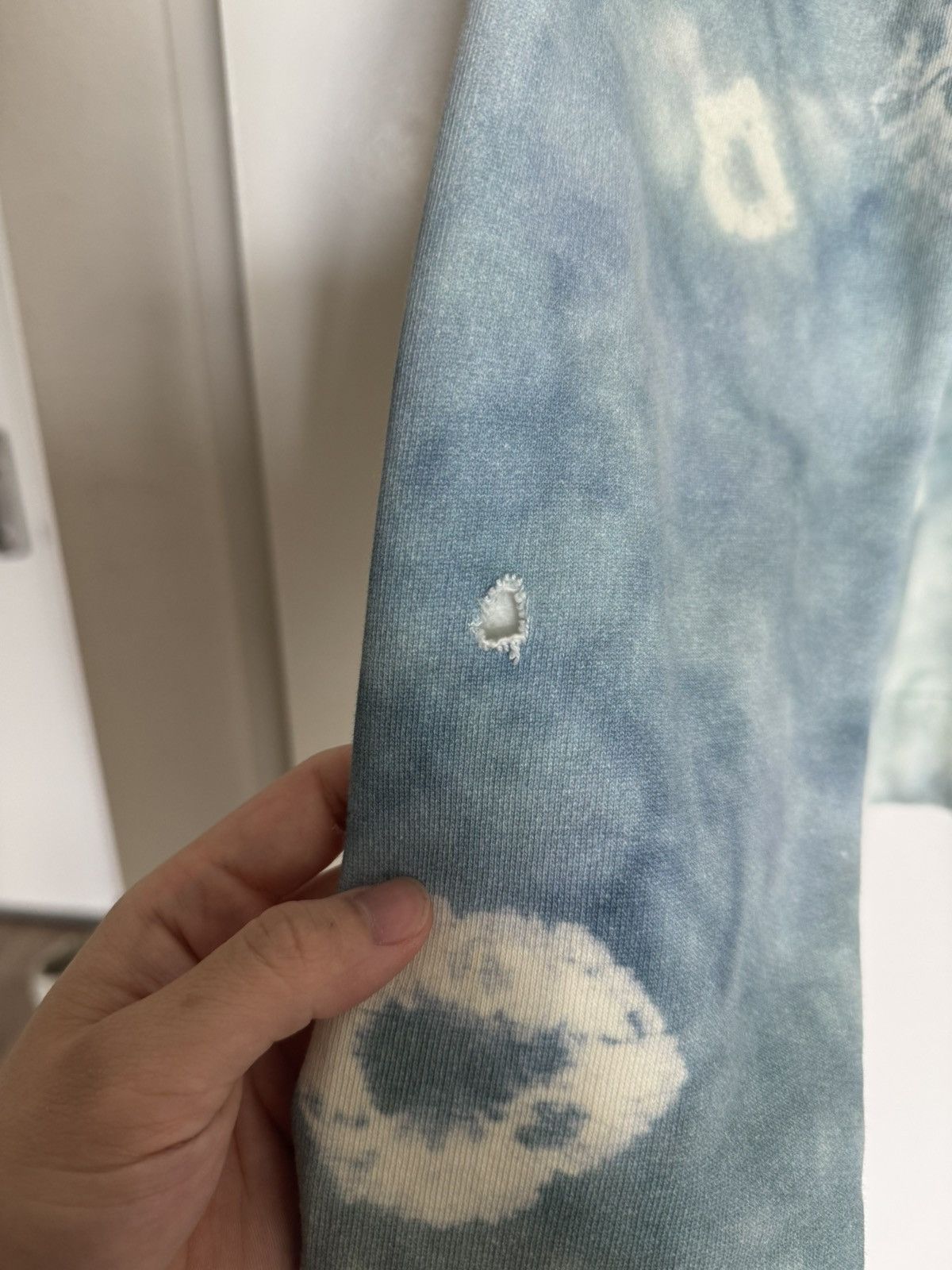 Acne Studios Acne Studios Bleach Sweatshirt (Size L) Size US L / EU 52-54 / 3 - 5 Thumbnail