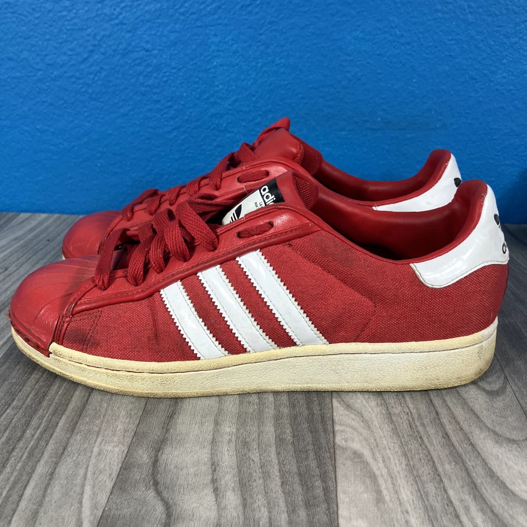 Adidas VINTAGE Adidas Superstar Sneaker Men US 9.5 UK 9 Shell Toe 3-Stripes Red White Cream Casual Walking Size US 10 / EU 43 - 4 Thumbnail